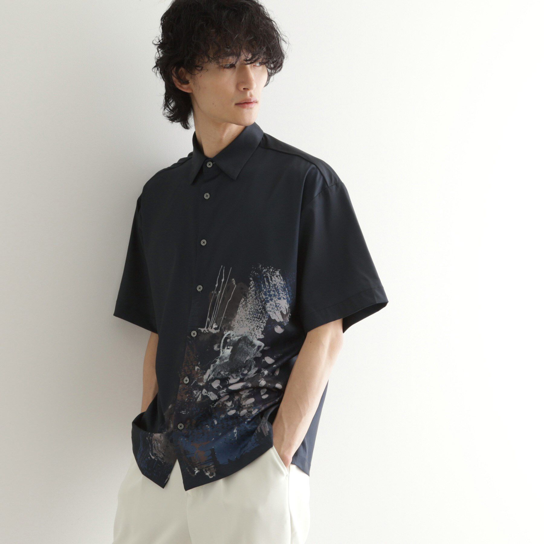 tk.TAKEO KIKUCHI「ペイント半袖シャツ」|シャツ・ブラウス|ネイビー(494)