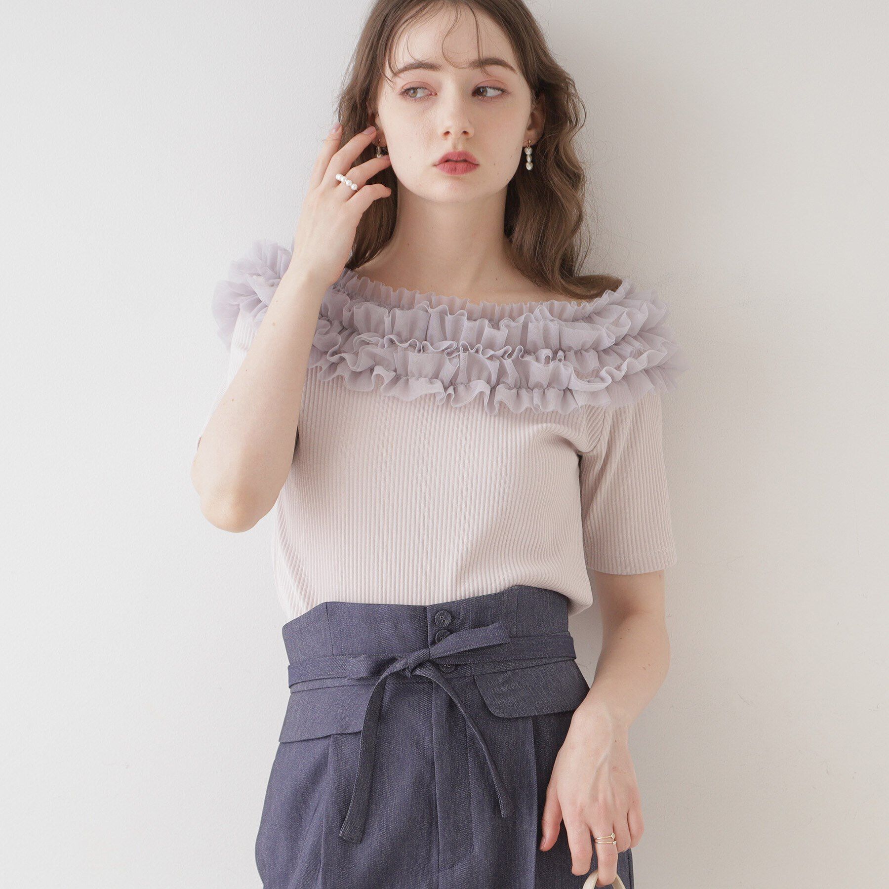 Couture broach「【アンチピリング・マシンウォッシャブル・オトナ可愛い】チュールフリルテレコトップス」|Tシャツ・カットソー|ﾗｲﾄｸﾞﾚｰ(011)