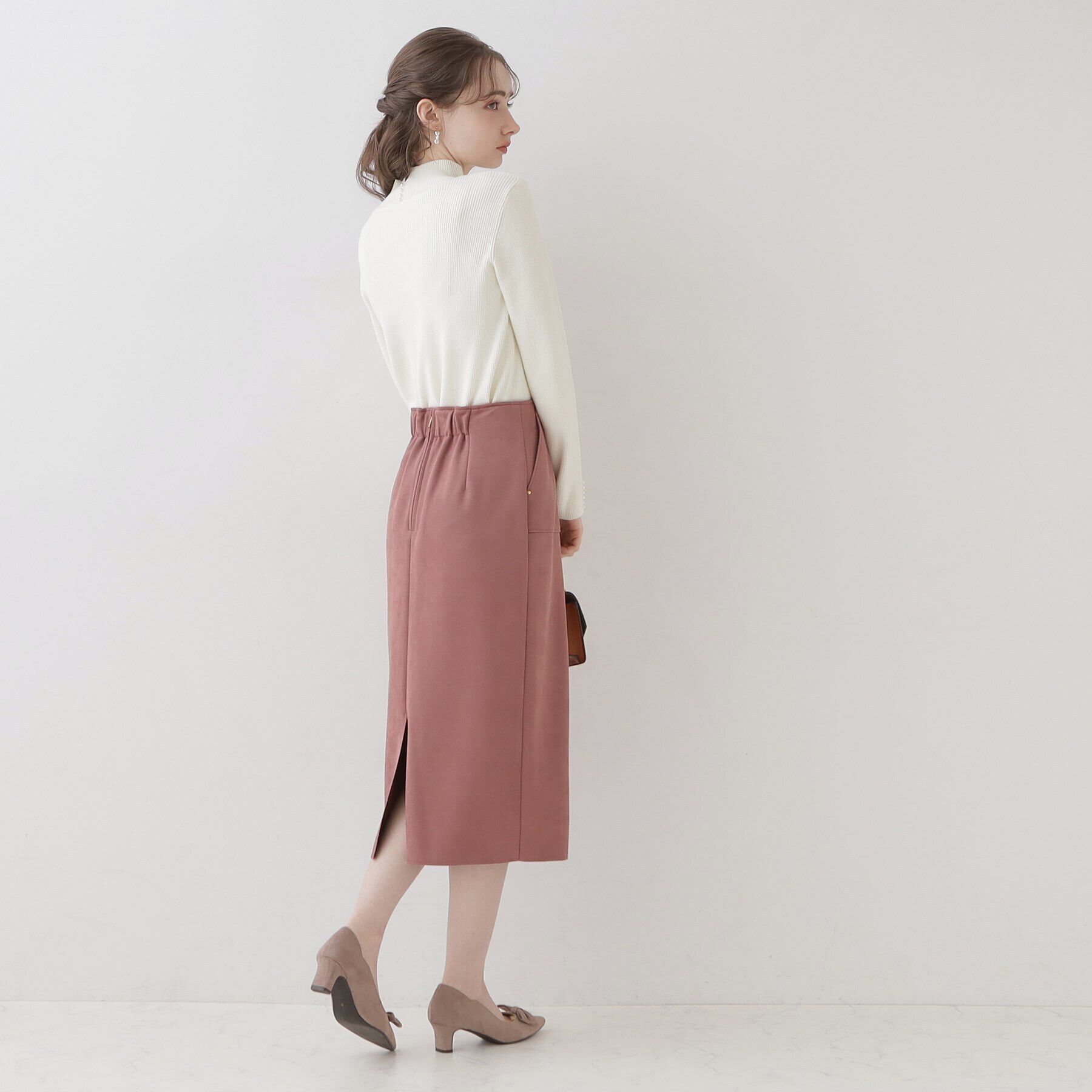 Couture broach「【柔らかなタッチ・吸湿発熱・帯電防止機能付き】サスティナブルフェイクパールリブニット」|ニット・セーター|