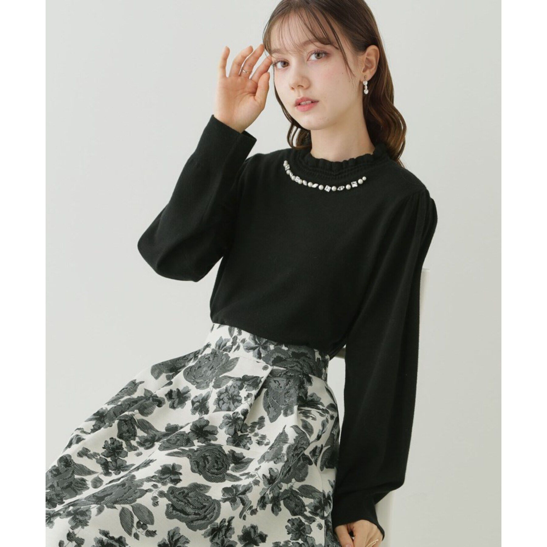 Couture broach「【一枚で華やかにキマる】フリルデザインパール調ニット」|ニット・セーター|