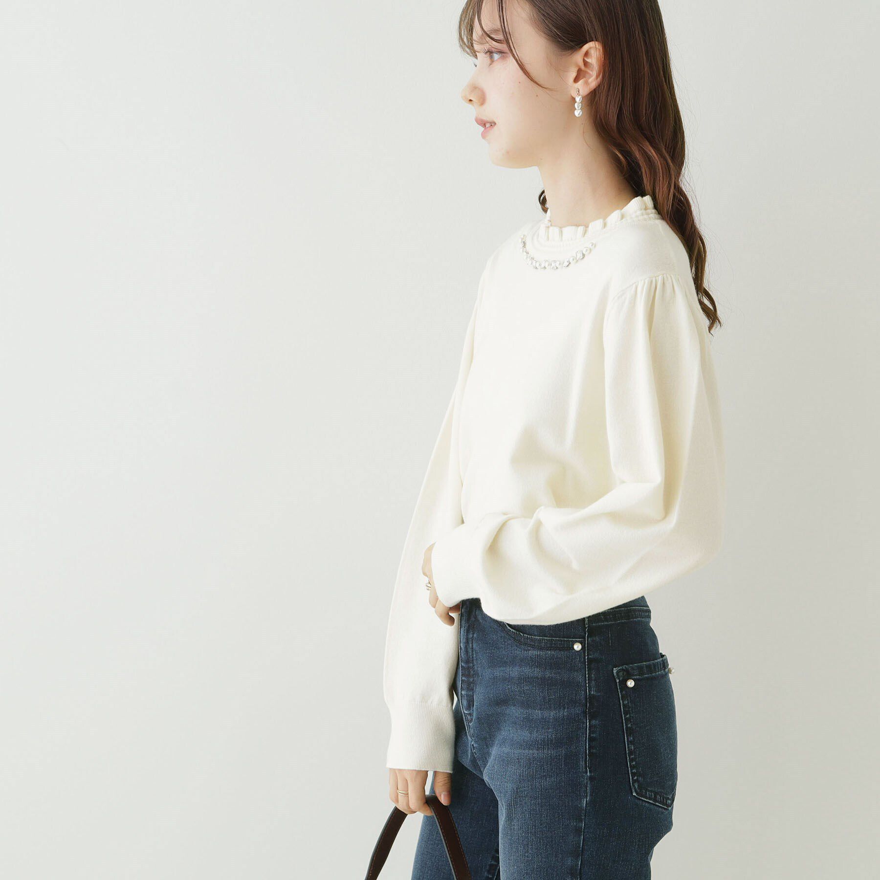 Couture broach「【一枚で華やかにキマる】フリルデザインパール調ニット」|ニット・セーター|