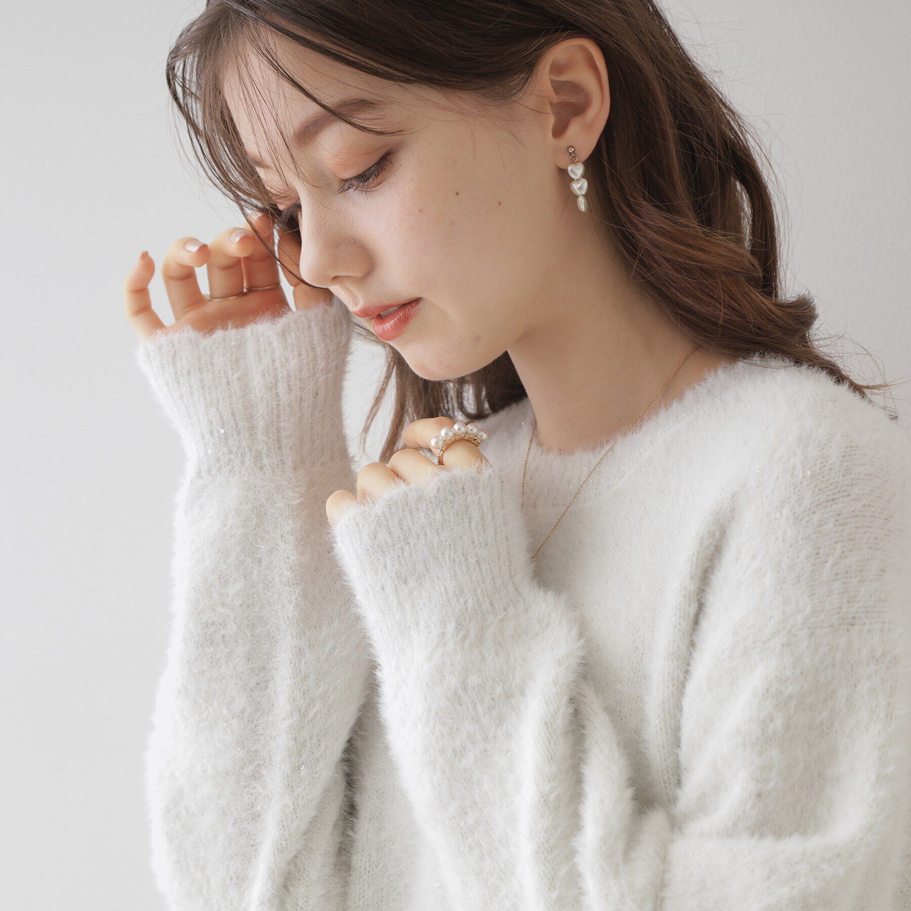 Couture broach「【きらきら感でオトナ可愛い】スパンコールフェザー前後2WAYニット」|ニット・セーター|