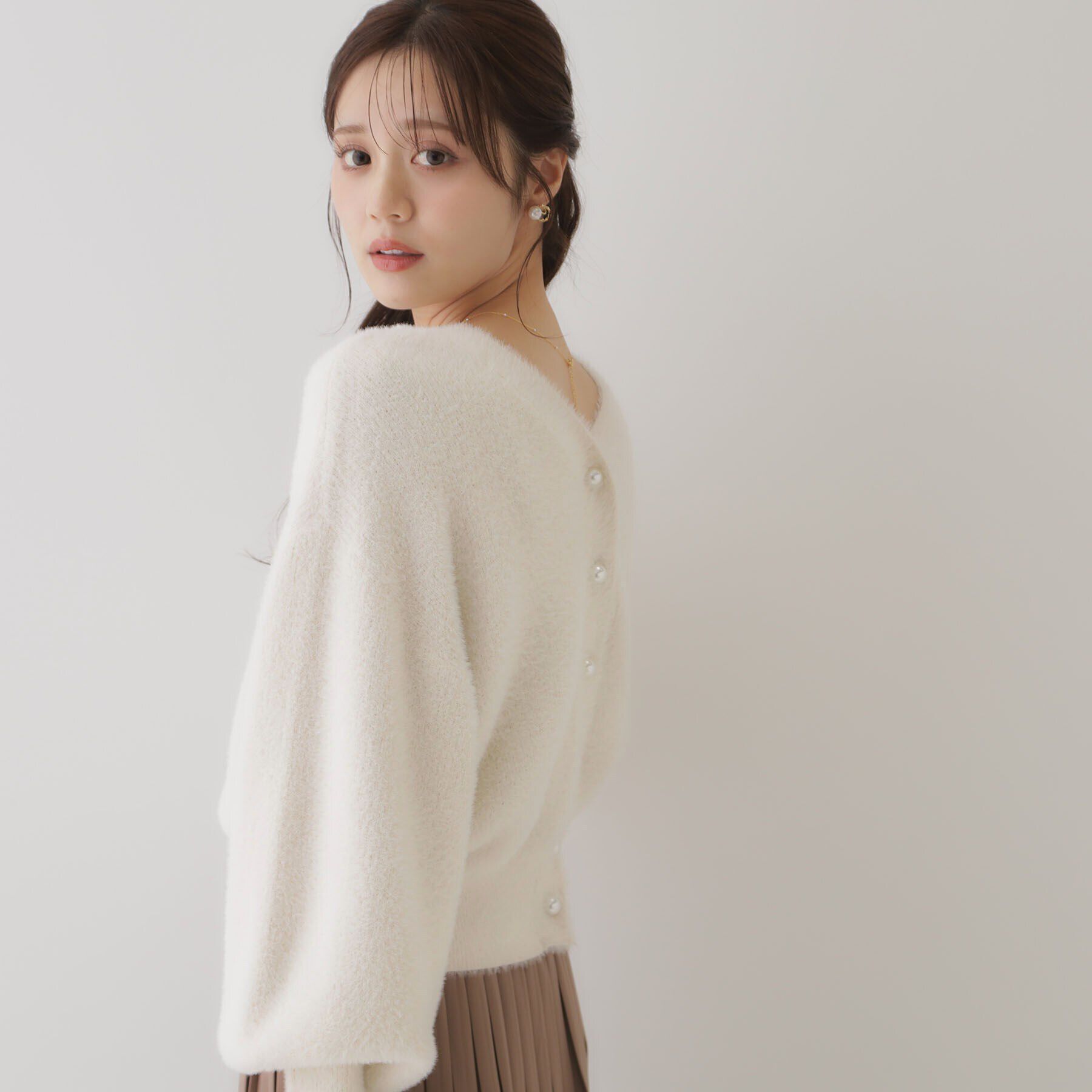 Couture broach「【春めく・ふわふわ】短毛フェザーカーディトップス」|カーディガン|