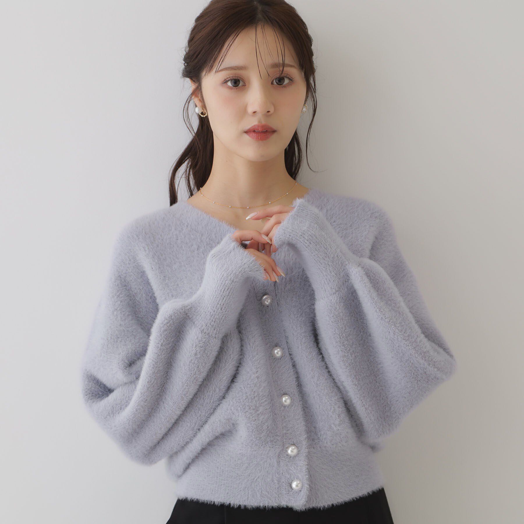 Couture broach「【春めく・ふわふわ】短毛フェザーカーディトップス」|カーディガン|ｻｯｸｽﾌﾞﾙｰ(090)