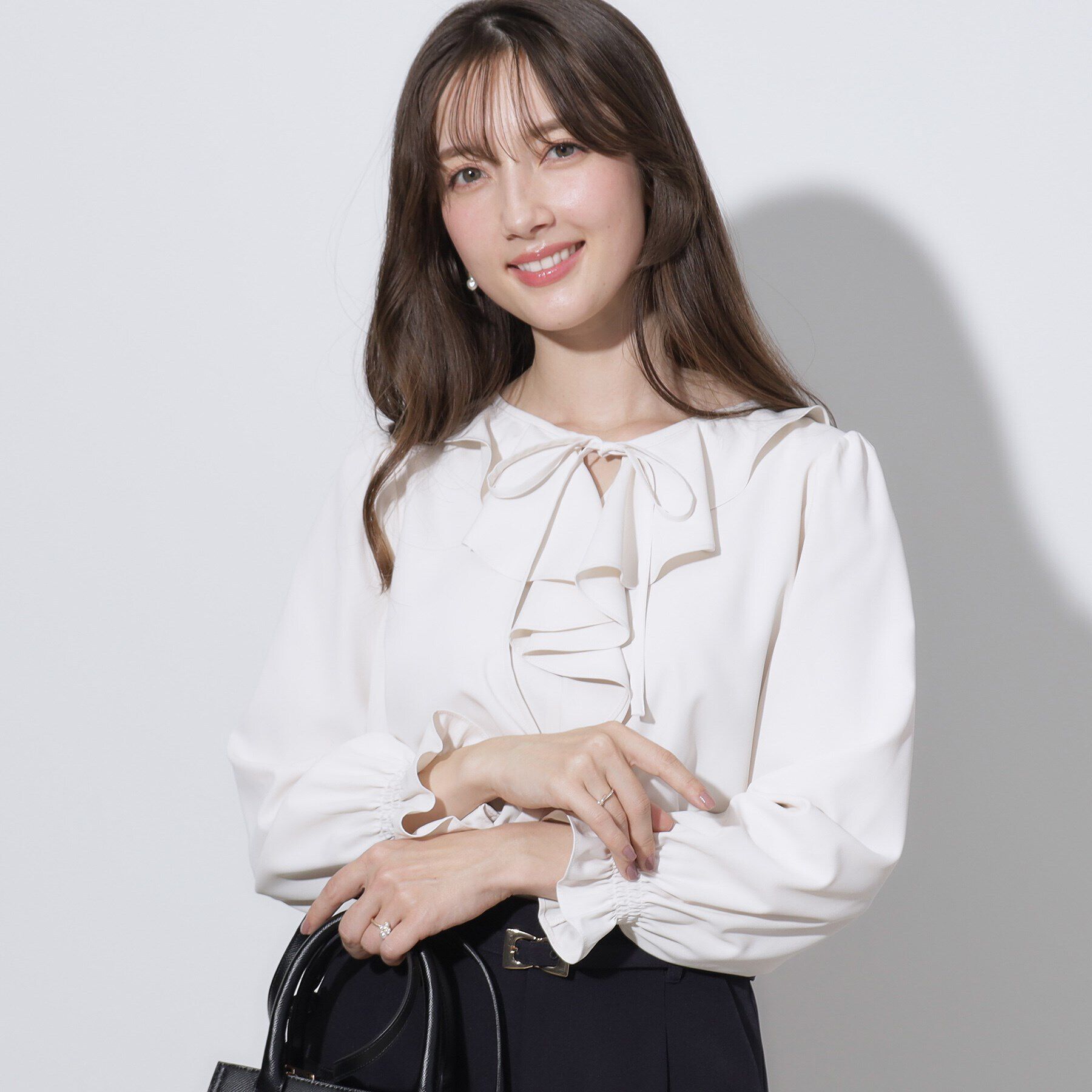 Couture broach「【セレモニーシーン/お仕事にも】ラッフルフリルブラウス」|シャツ・ブラウス|