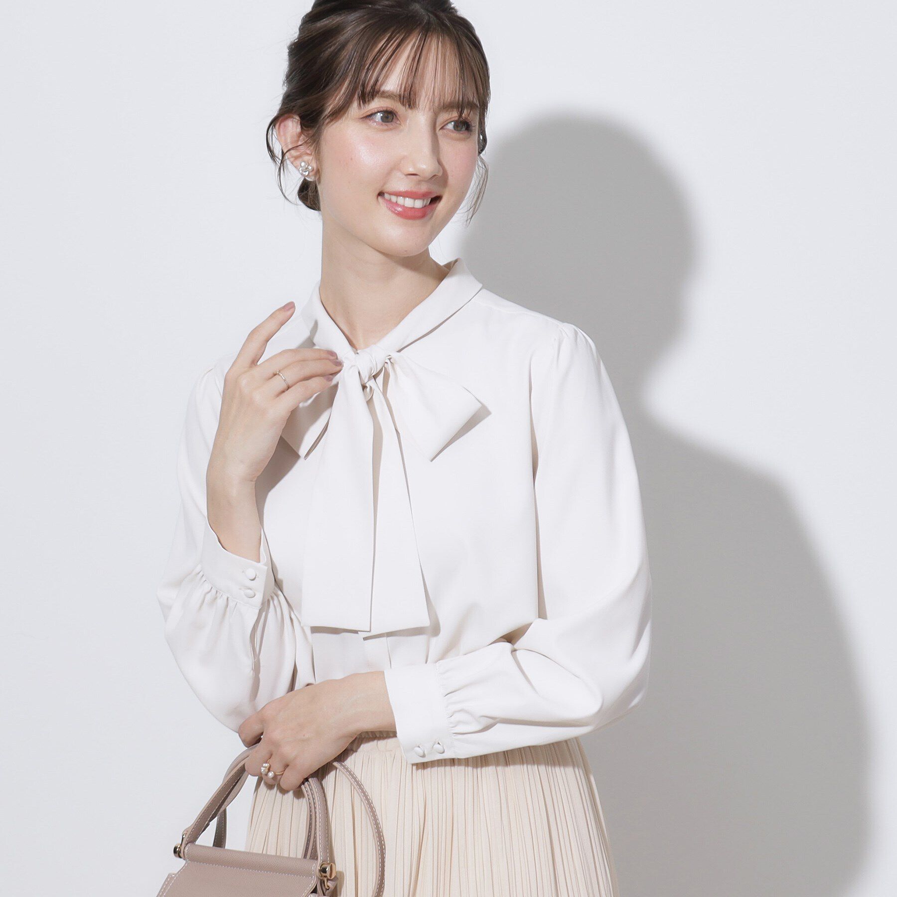 Couture broach「【セレモニーシーン/お仕事にも】リボンタイチュニックブラウス」|シャツ・ブラウス|