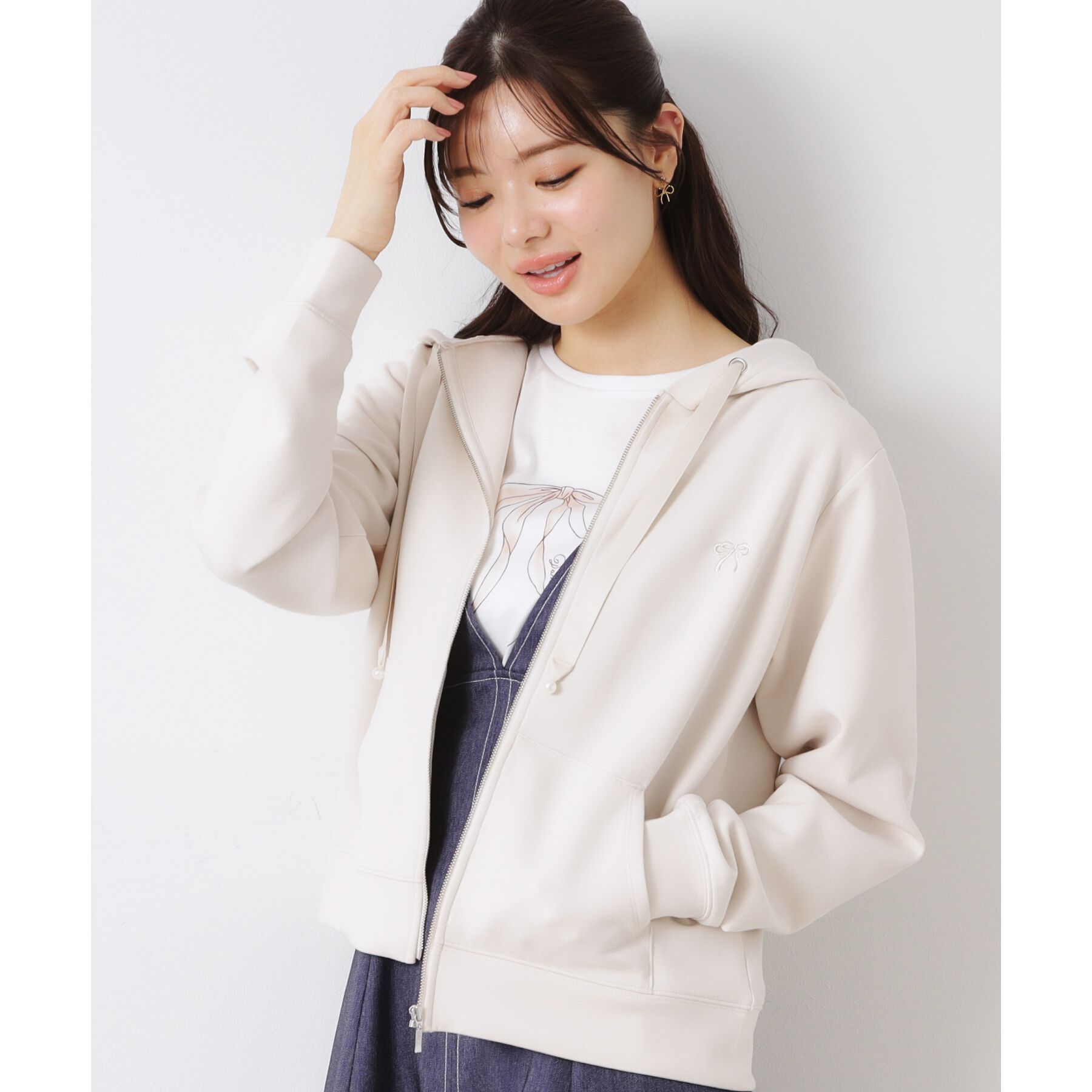 Couture broach「【大人可愛い・きれいめ】リボン刺繍ダンボールZIPフーディ」|パーカー|