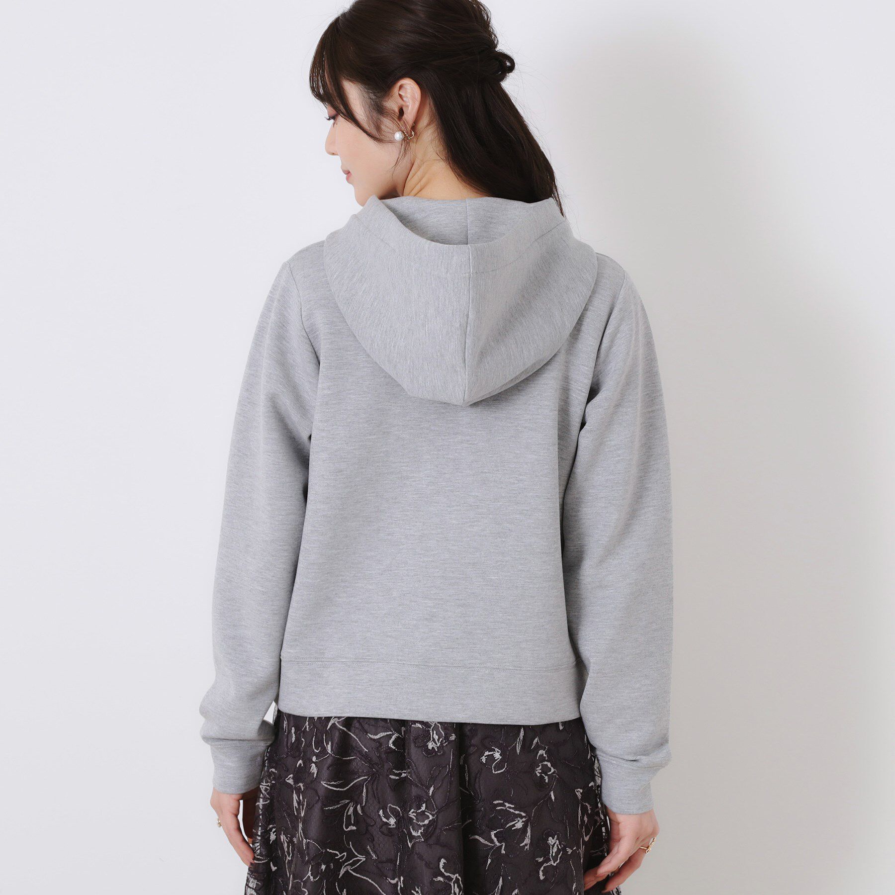 Couture broach「【大人可愛い・きれいめ】リボン刺繍ダンボールZIPフーディ」|パーカー|