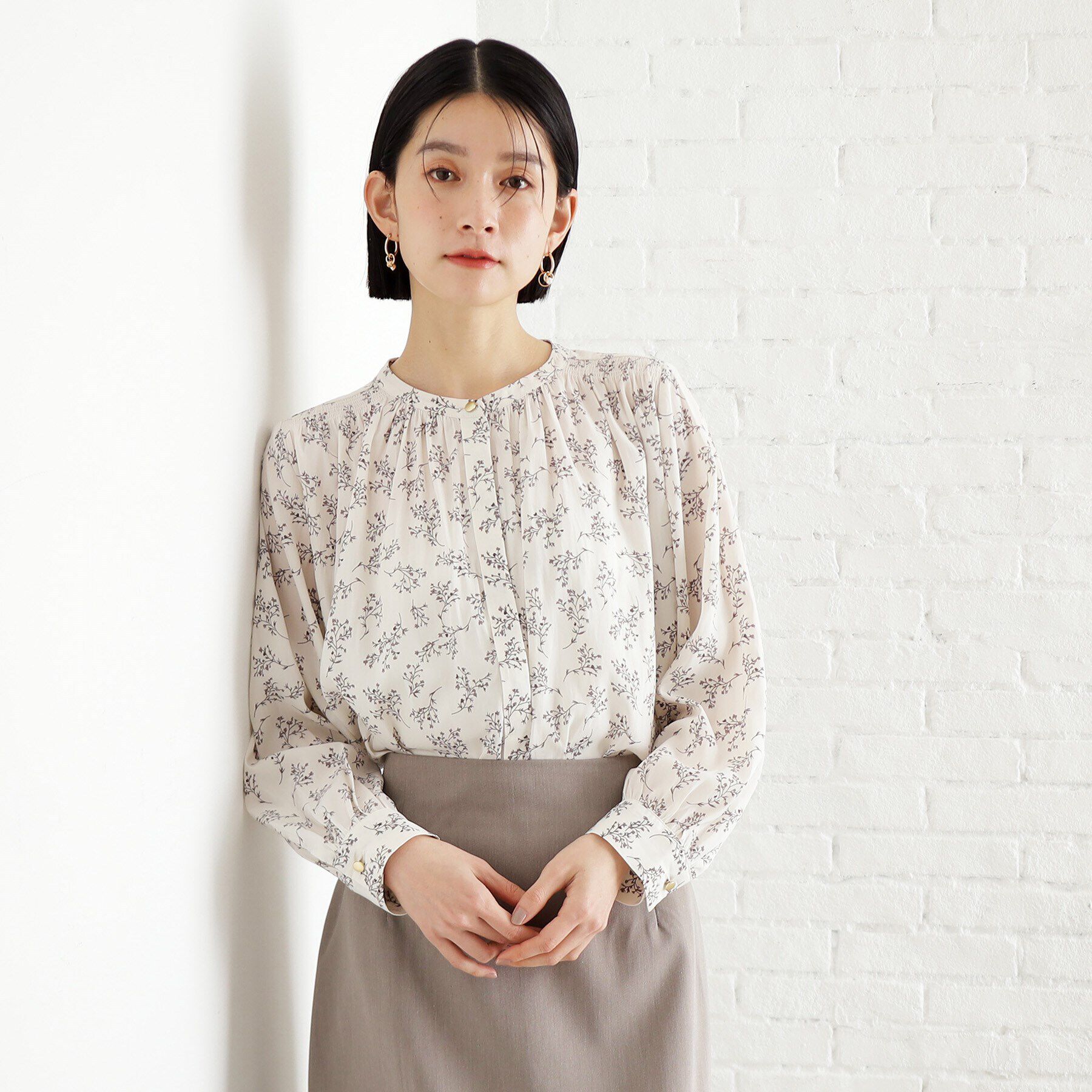 THE SHOP TK「【通勤/セレモニー】ヴィンテージサテンブラウス/洗える」|シャツ・ブラウス|アイボリー(104)