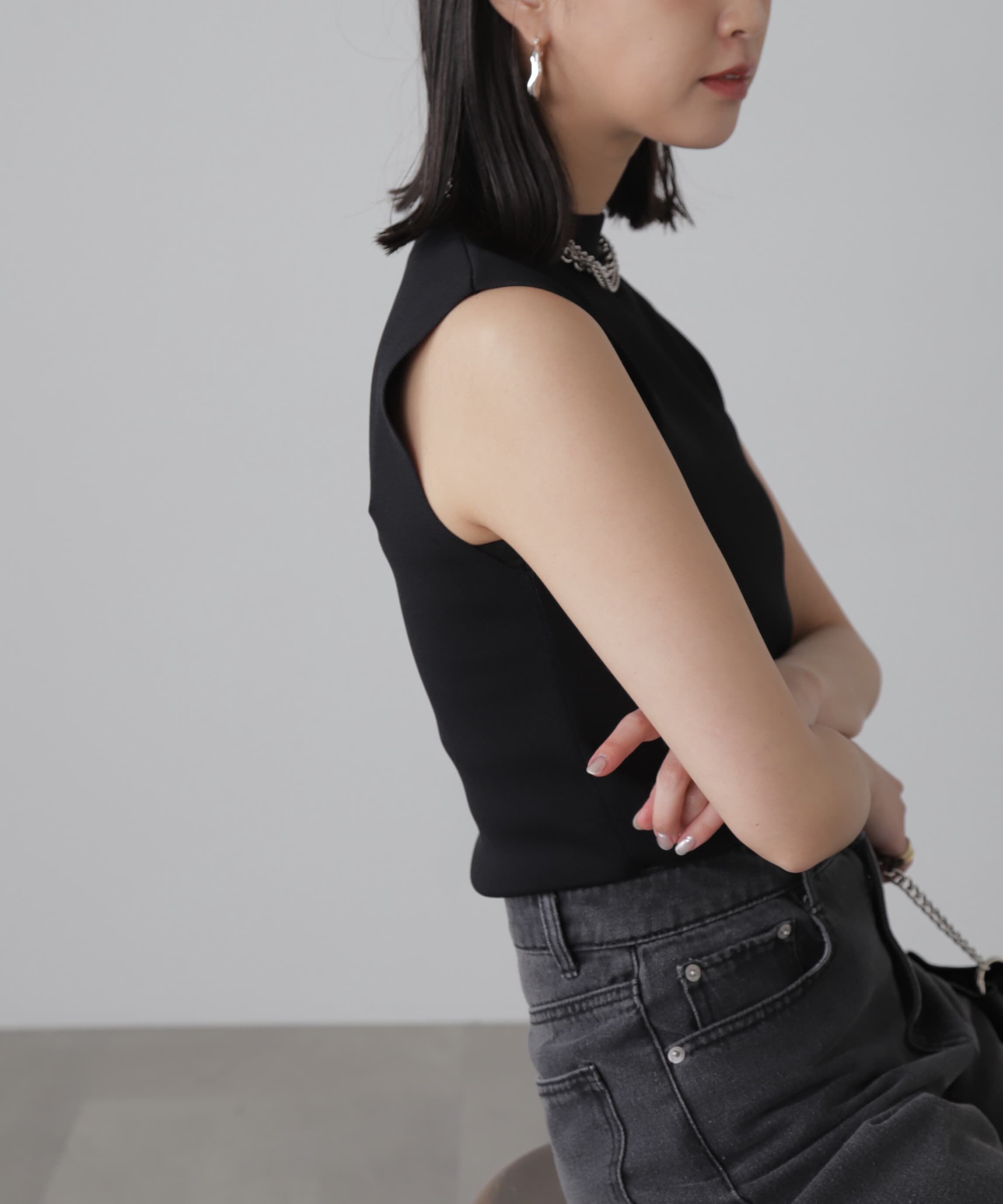  「［洗える］マシンウォッシャブル総針ボトルネックノースリーブニット」|ニット・セーター|