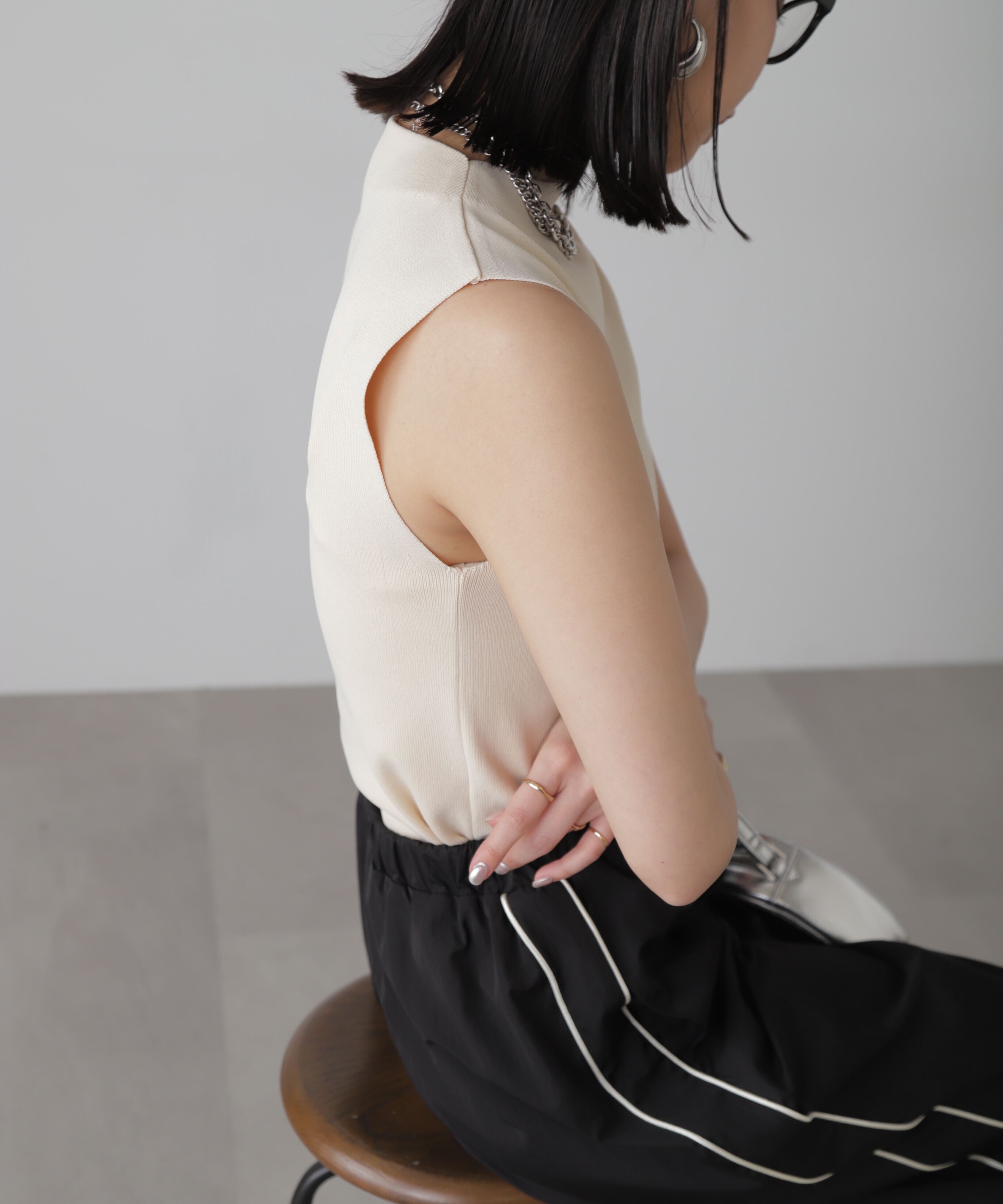  「［洗える］マシンウォッシャブル総針ボトルネックノースリーブニット」|ニット・セーター|