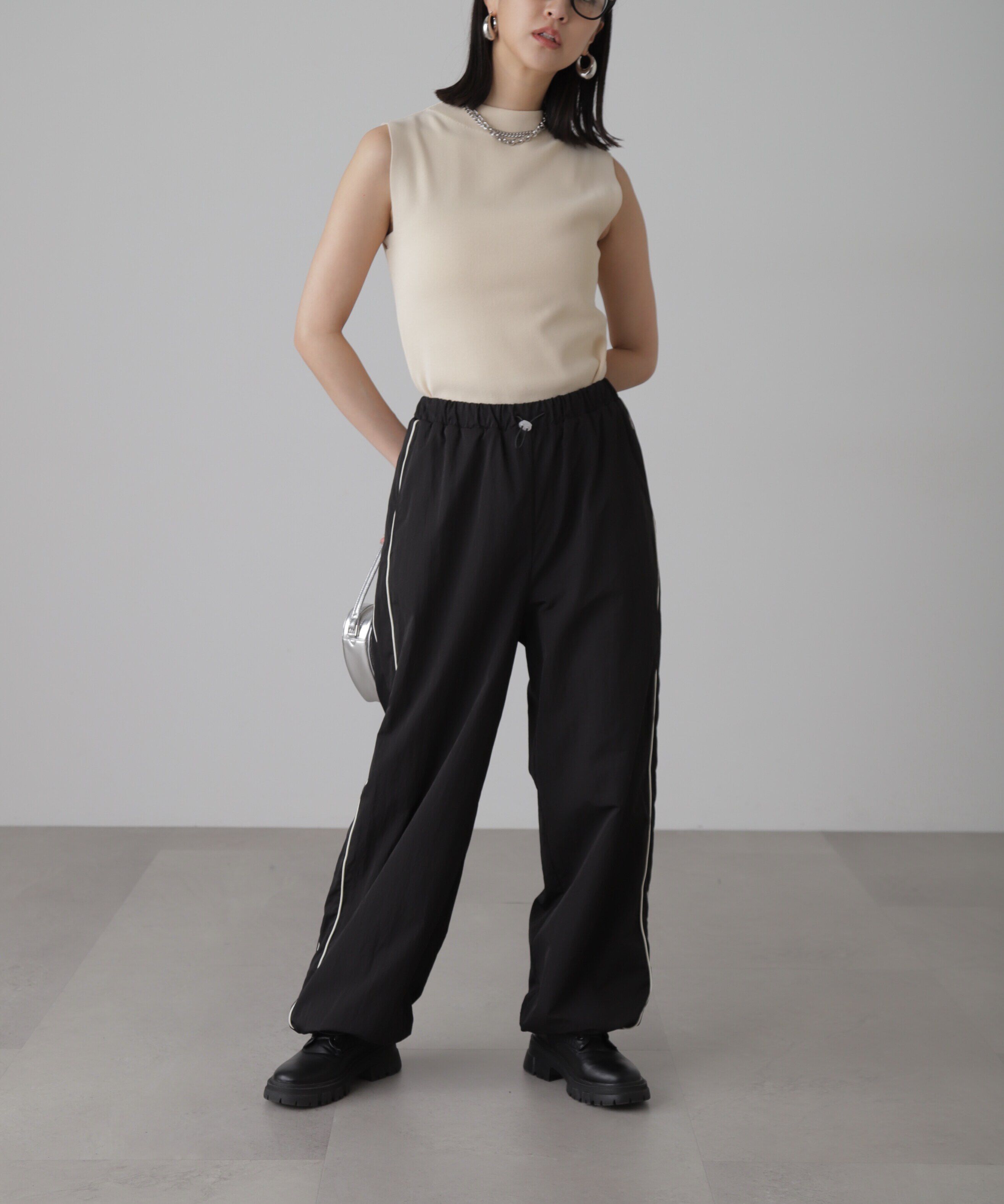  「［洗える］マシンウォッシャブル総針ボトルネックノースリーブニット」|ニット・セーター|