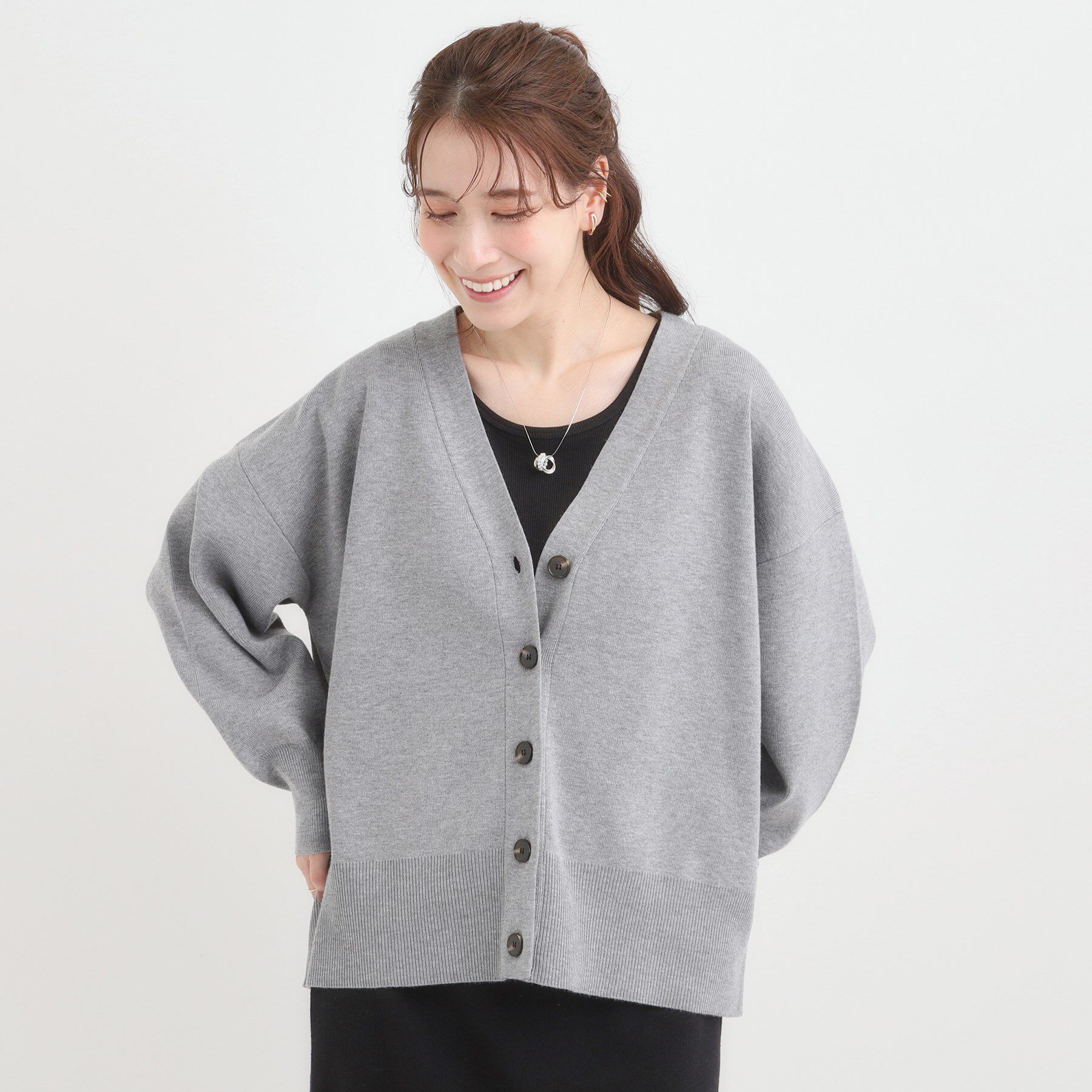 SHOO･LA･RUE「【洗える/毛玉レス】表面がきれいなVネックカーディガン」|カーディガン|