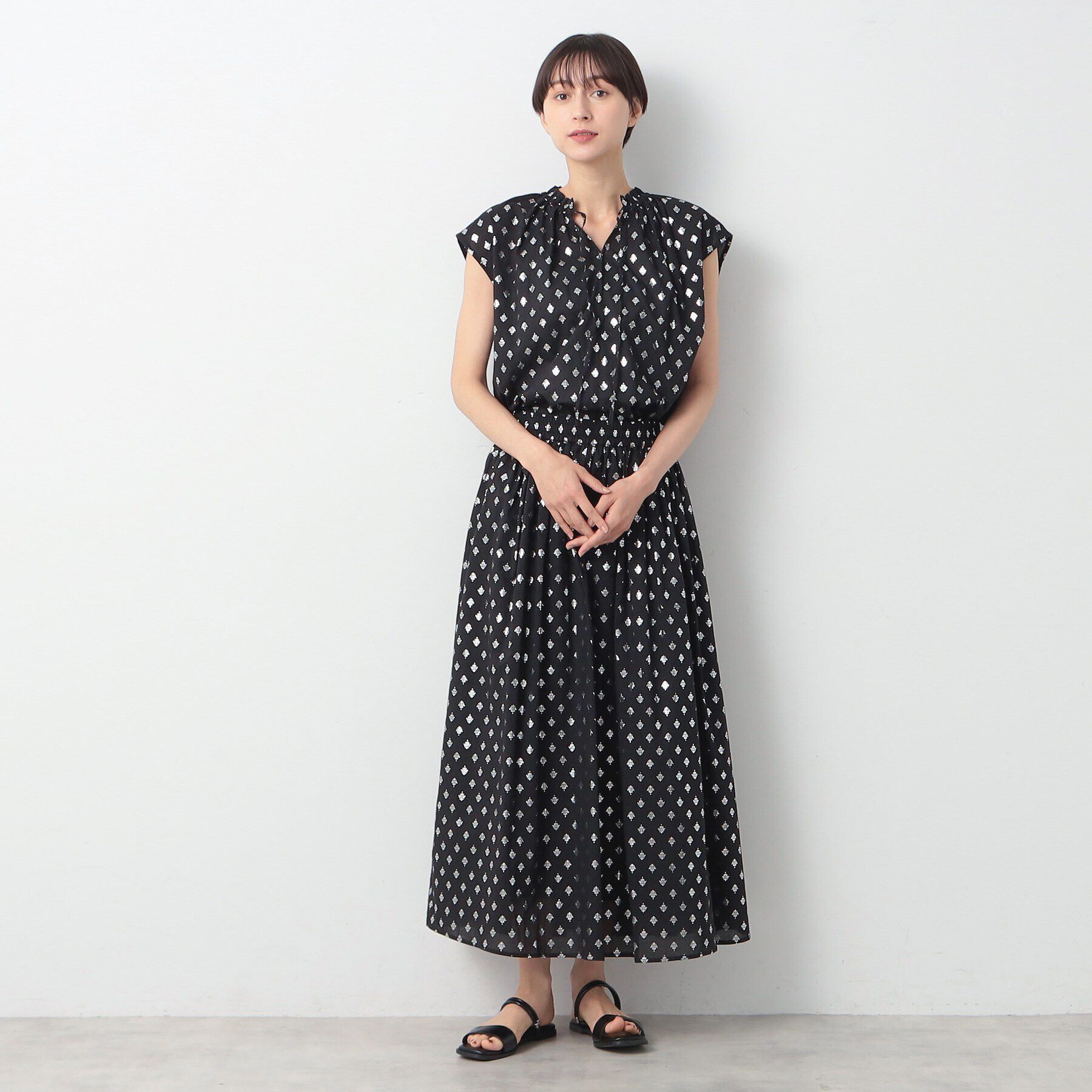 Dessin「【洗える】箔プリントフリルネックブラウス」|シャツ・ブラウス|