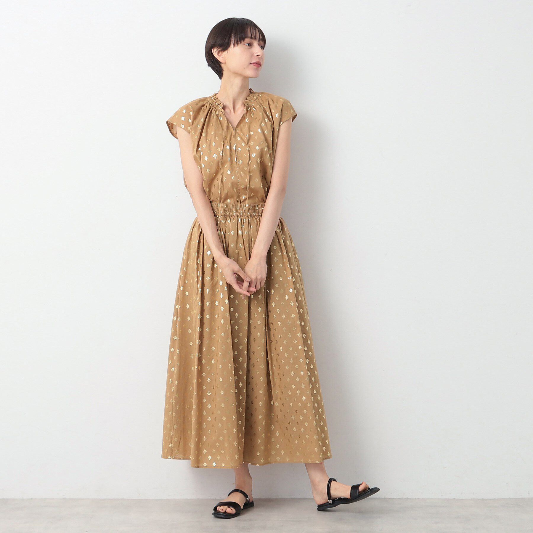 Dessin「【洗える】箔プリントフリルネックブラウス」|シャツ・ブラウス|