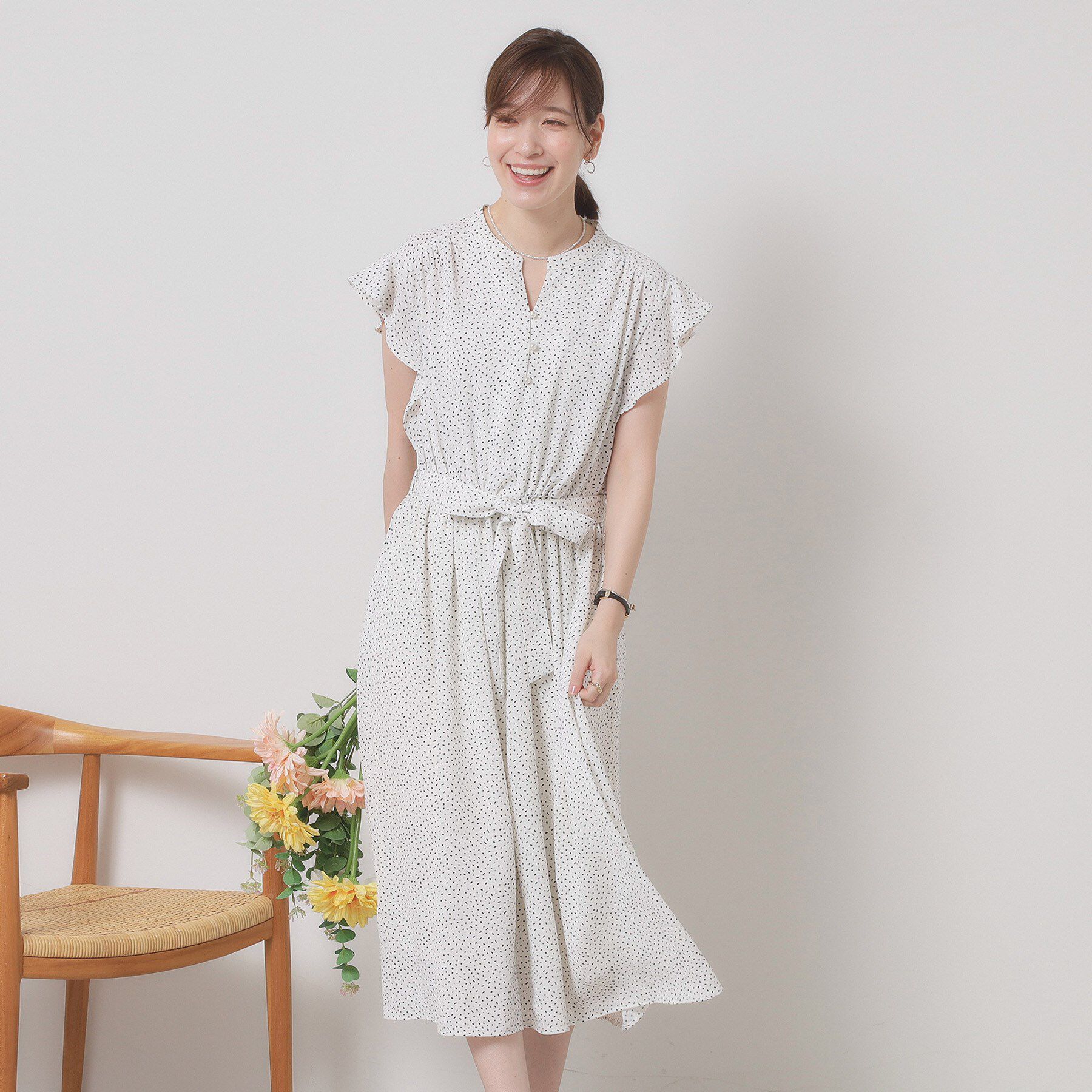 ITS&rsquo;DEMO「【手洗い可】フリル袖ブラウジングワンピース」|ワンピース|オフホワイト(103