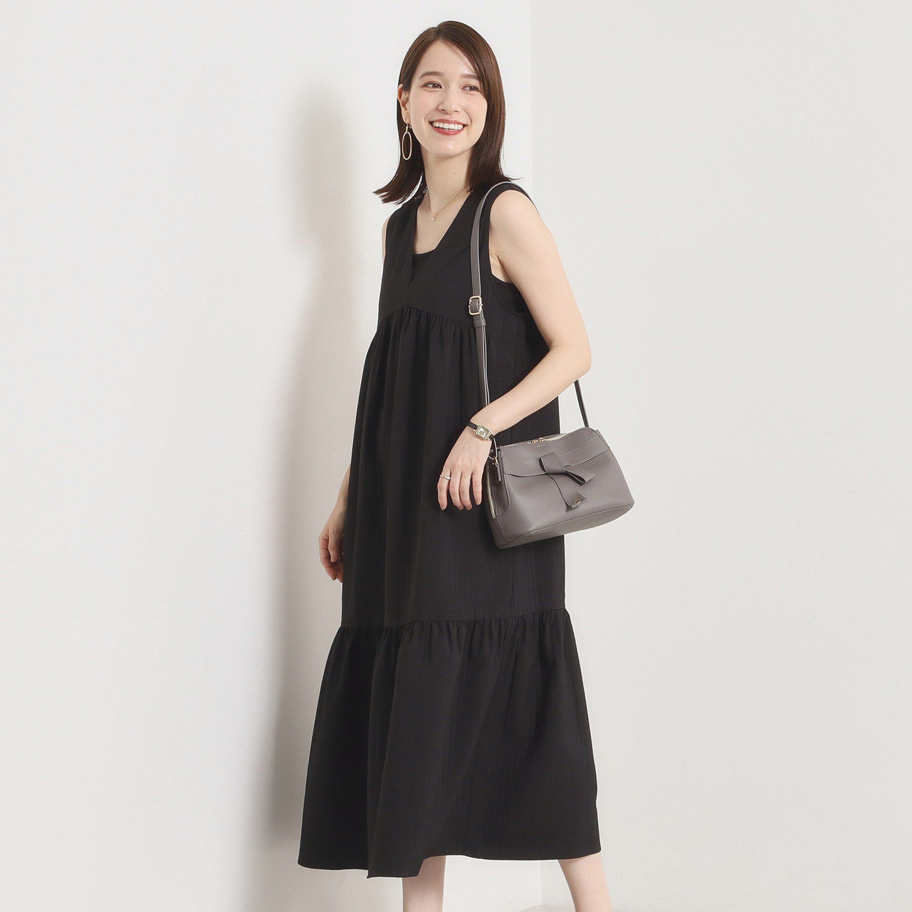 ITS&rsquo;DEMO「【洗濯機OK／ロングシーズン使える】ティアードVネックワンピース」|ワンピース|