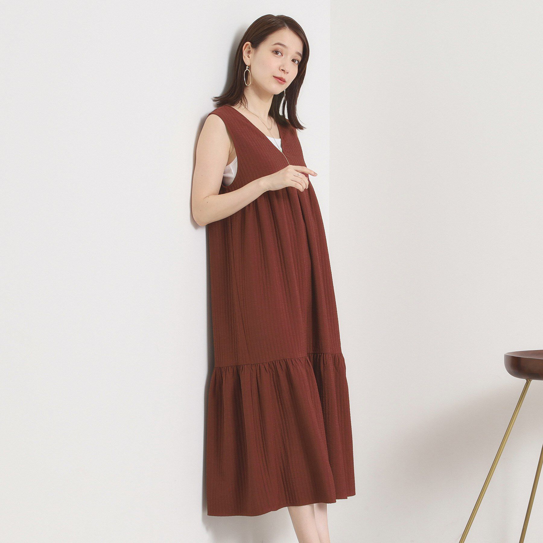 ITS&rsquo;DEMO「【洗濯機OK／ロングシーズン使える】ティアードVネックワンピース」|ワンピース|ブラウン(043)