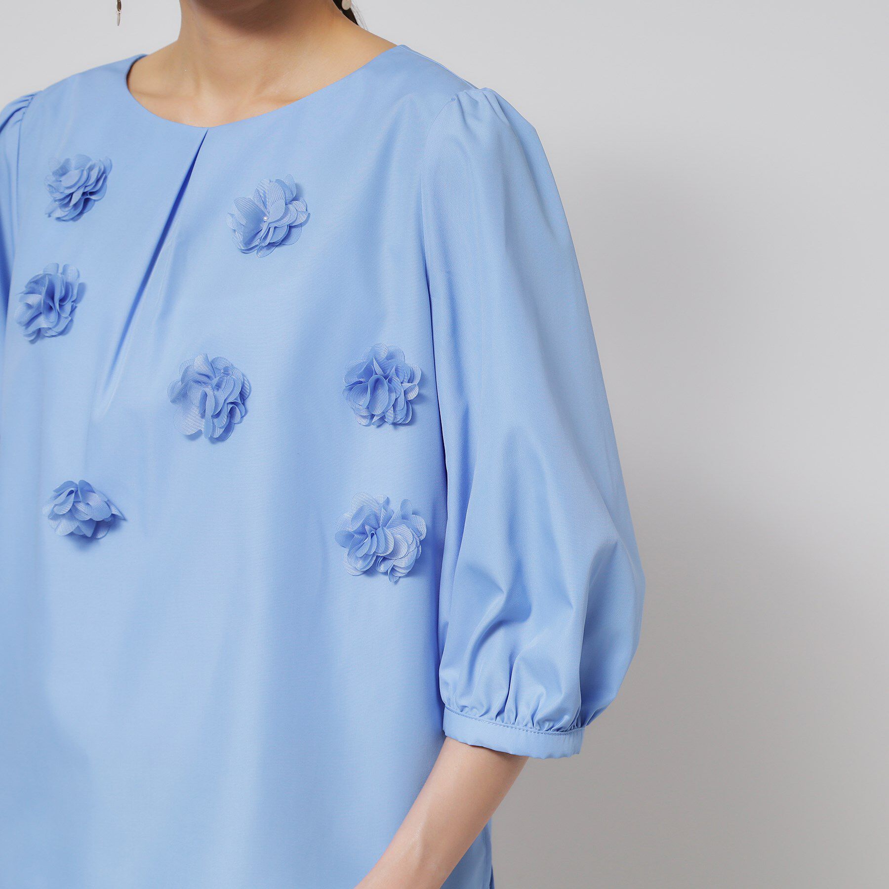 SunaUna「【接触冷感／フラワーモチーフ】パフスリーブブラウス」|シャツ・ブラウス|