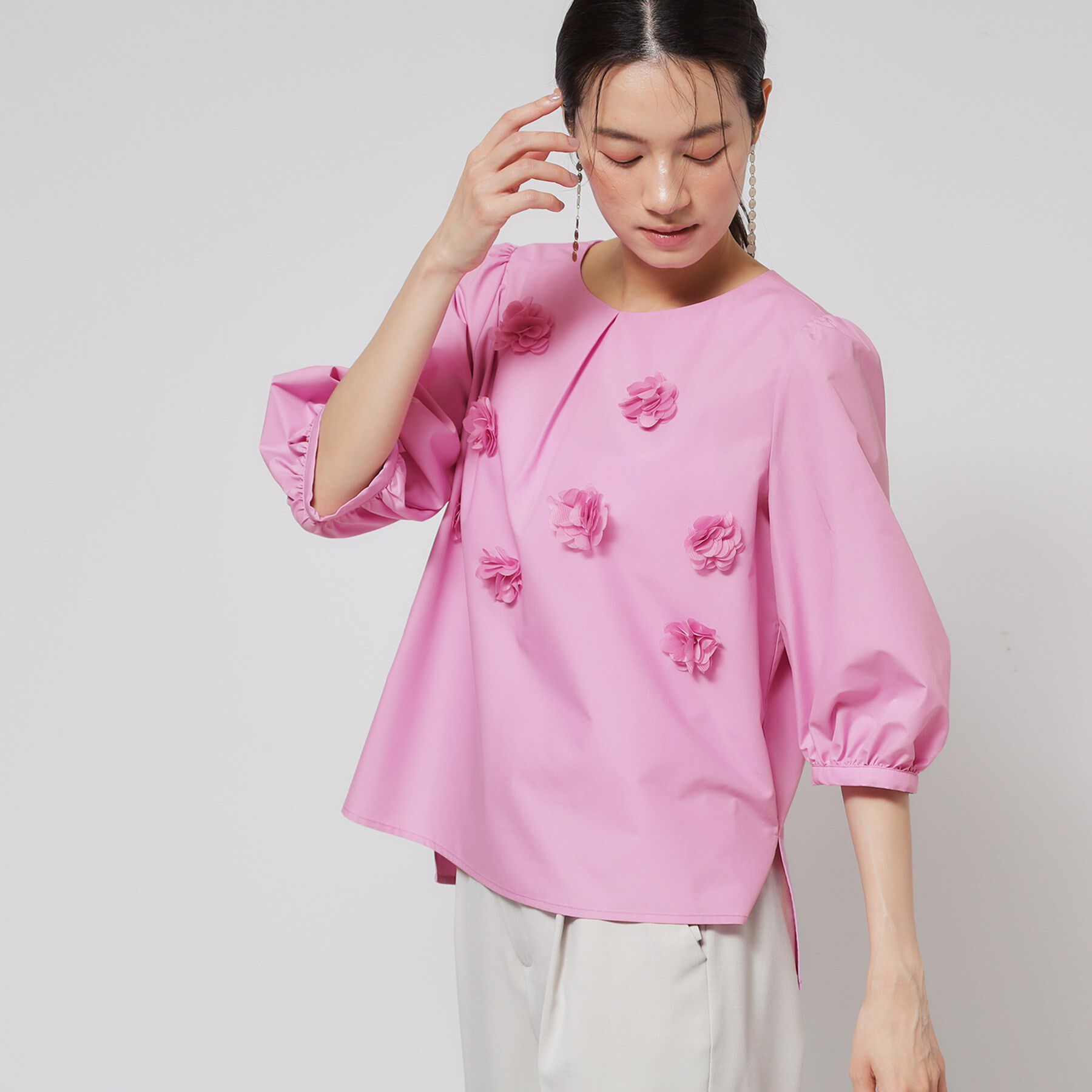 SunaUna「【接触冷感／フラワーモチーフ】パフスリーブブラウス」|シャツ・ブラウス|ピンク(071)