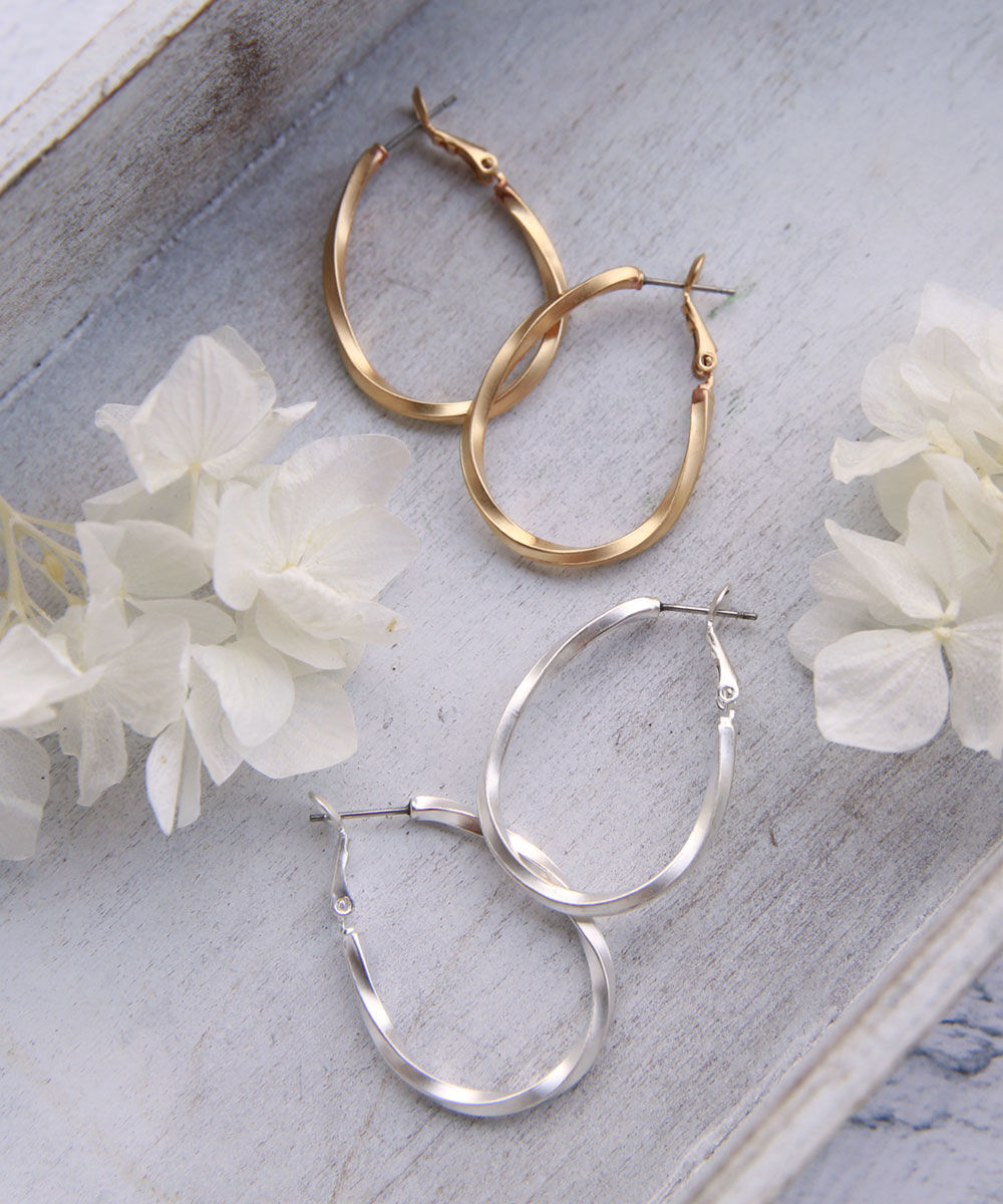 colleca la「ねじれドロップフープピアス」|ピアス|