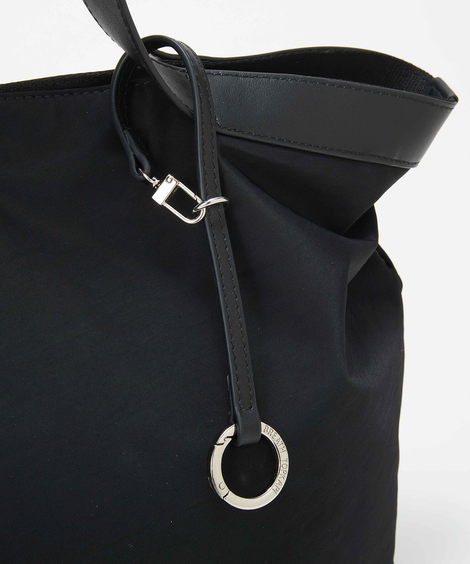 TOPKAPI BREATH「【Breath TOPKAPI】MORPH モーフ リンクルナイロン トートバッグ チャーム付き　A4 / 超軽量」|トートバッグ|