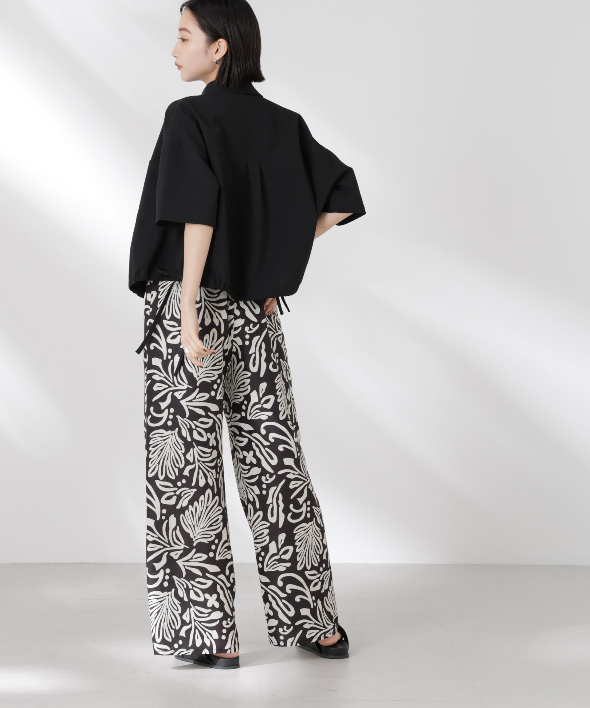 nano･universe「ボタニカルプリントイージーワイドパンツ(セットアップ可)」|チノ|