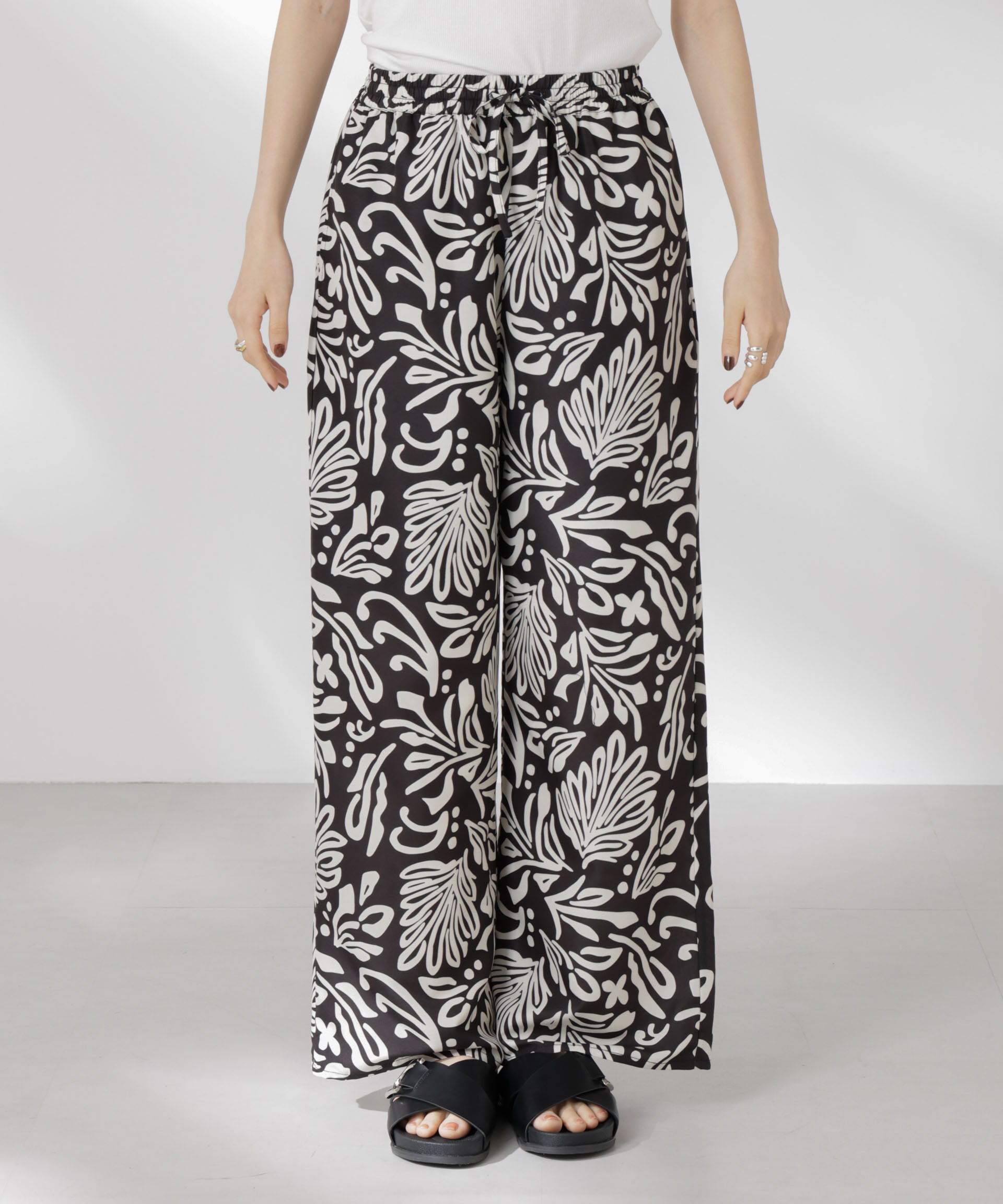 nano･universe「ボタニカルプリントイージーワイドパンツ(セットアップ可)」|チノ|