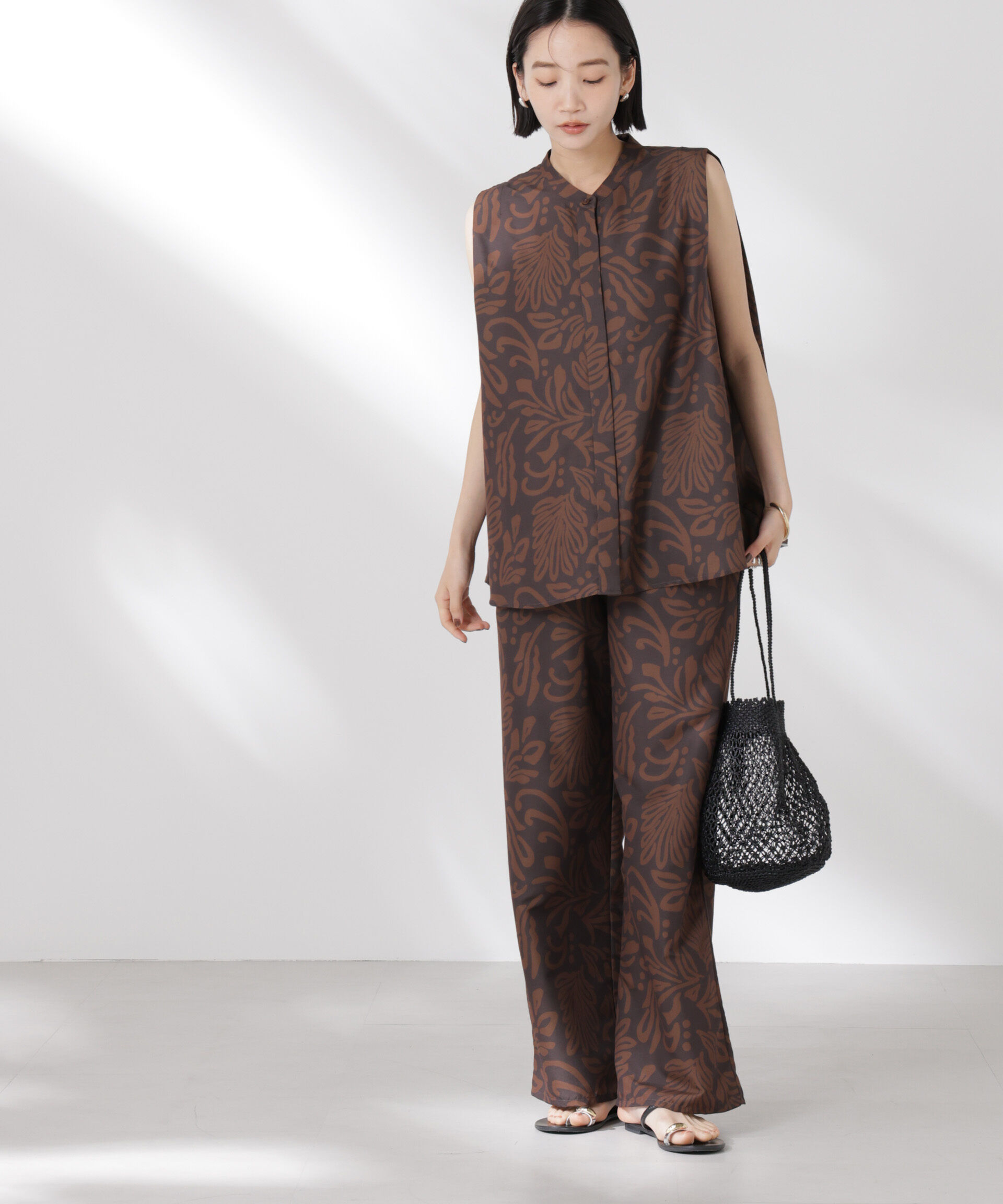 nano･universe「ボタニカルプリントイージーワイドパンツ(セットアップ可)」|チノ|