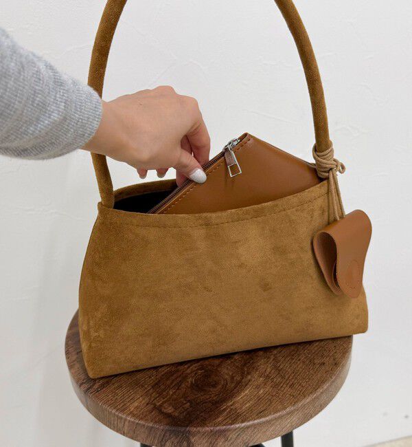 fredy emue「ホルダーチャーム付きワンハンドルバッグ」|ショルダー・メッセンジャー|