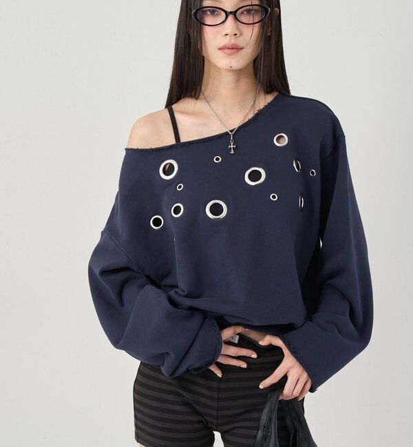  「FRONT EYELET OFF-SHOULDER SWEATSHIRT」|Tシャツ・カットソー|