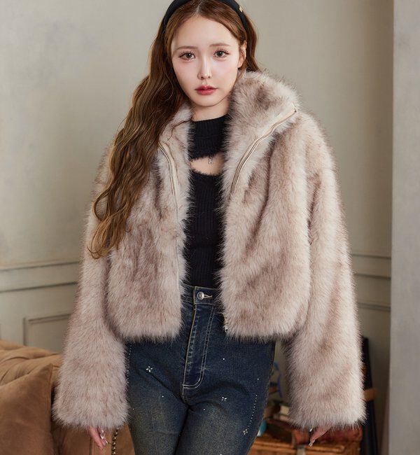  「デコルテカットデザインチャーム付きニット」|ニット・セーター|