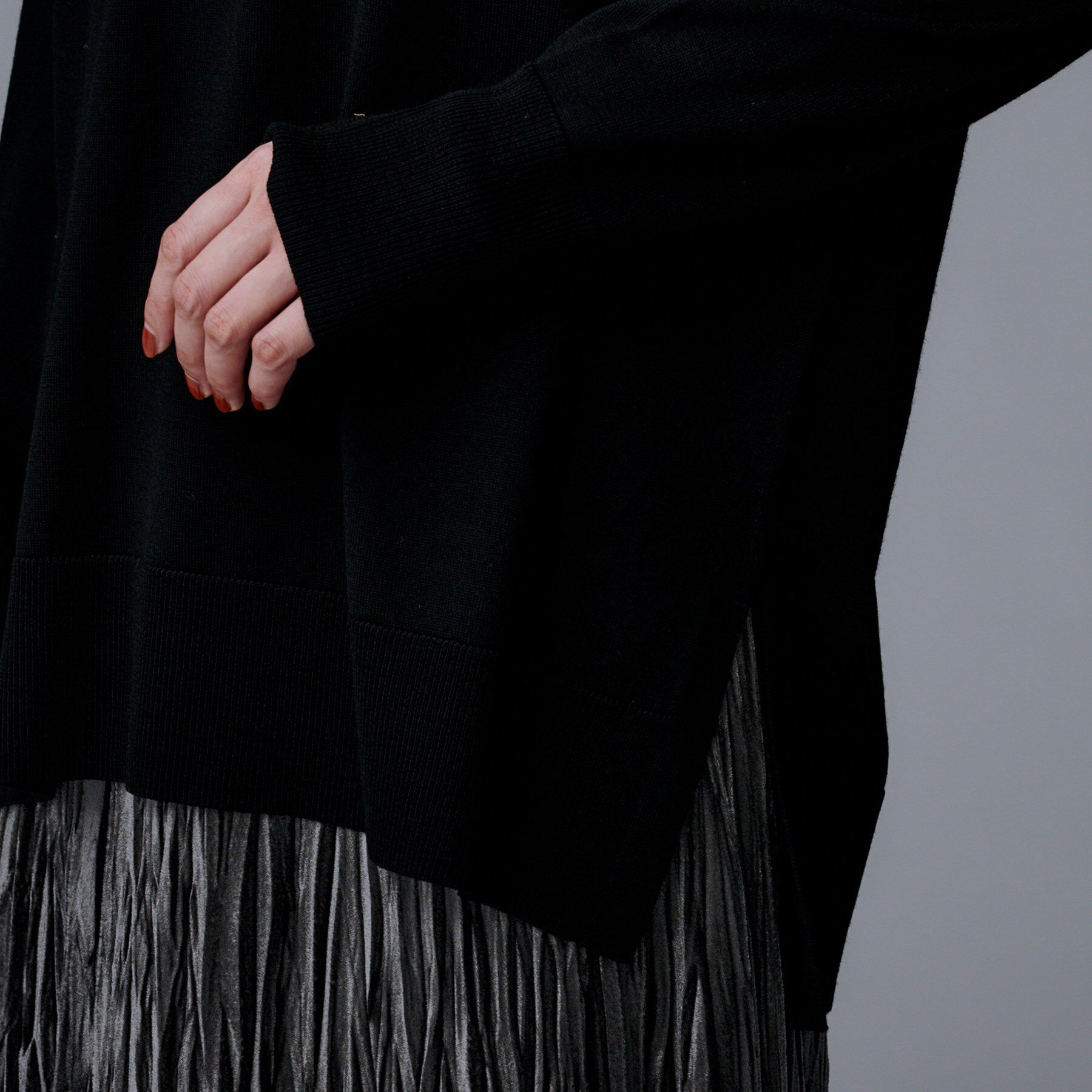 UNTITLED「【洗える/薄手/ウール100%】Vネックロングウールニット」|ニット・セーター|