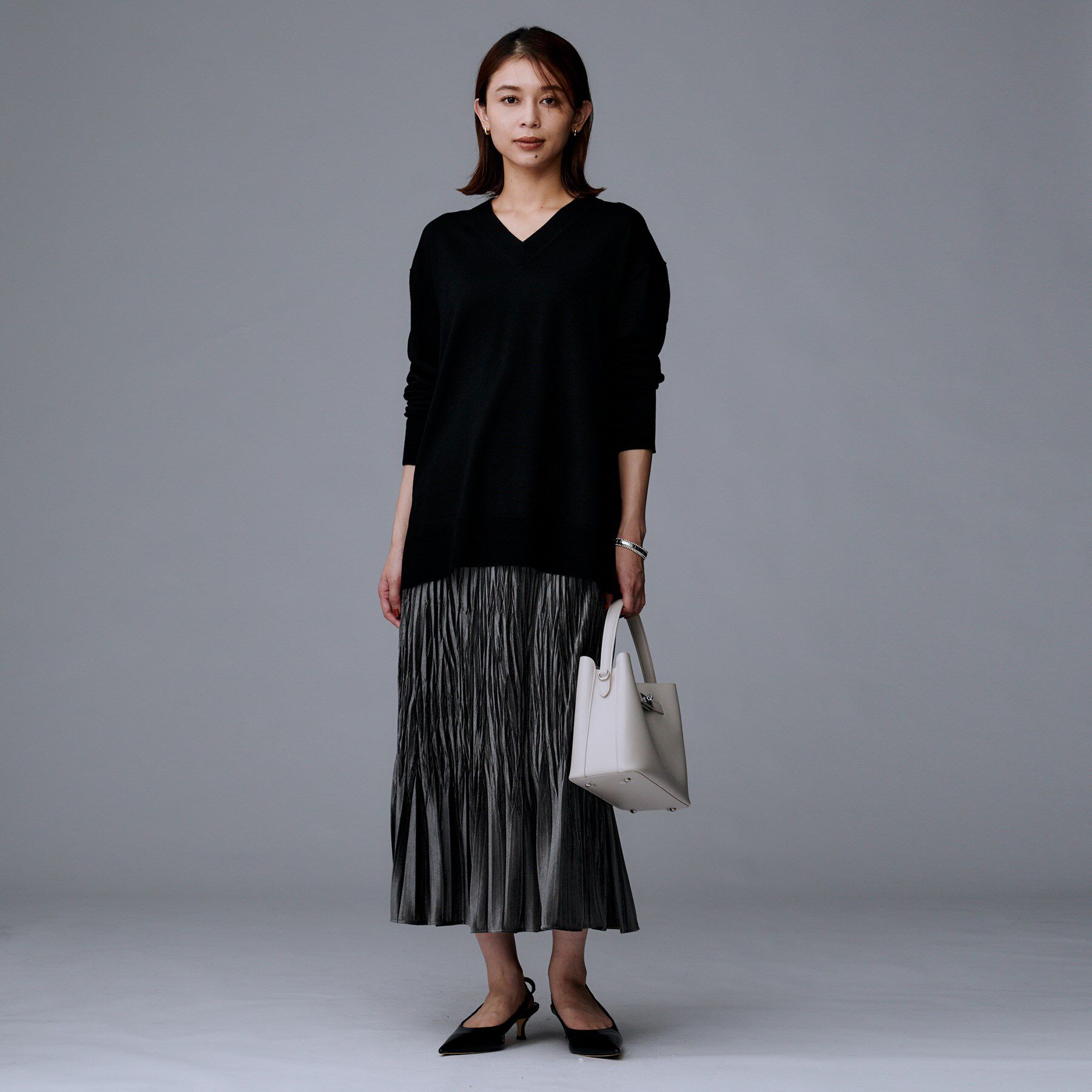 UNTITLED「【洗える/薄手/ウール100%】Vネックロングウールニット」|ニット・セーター|