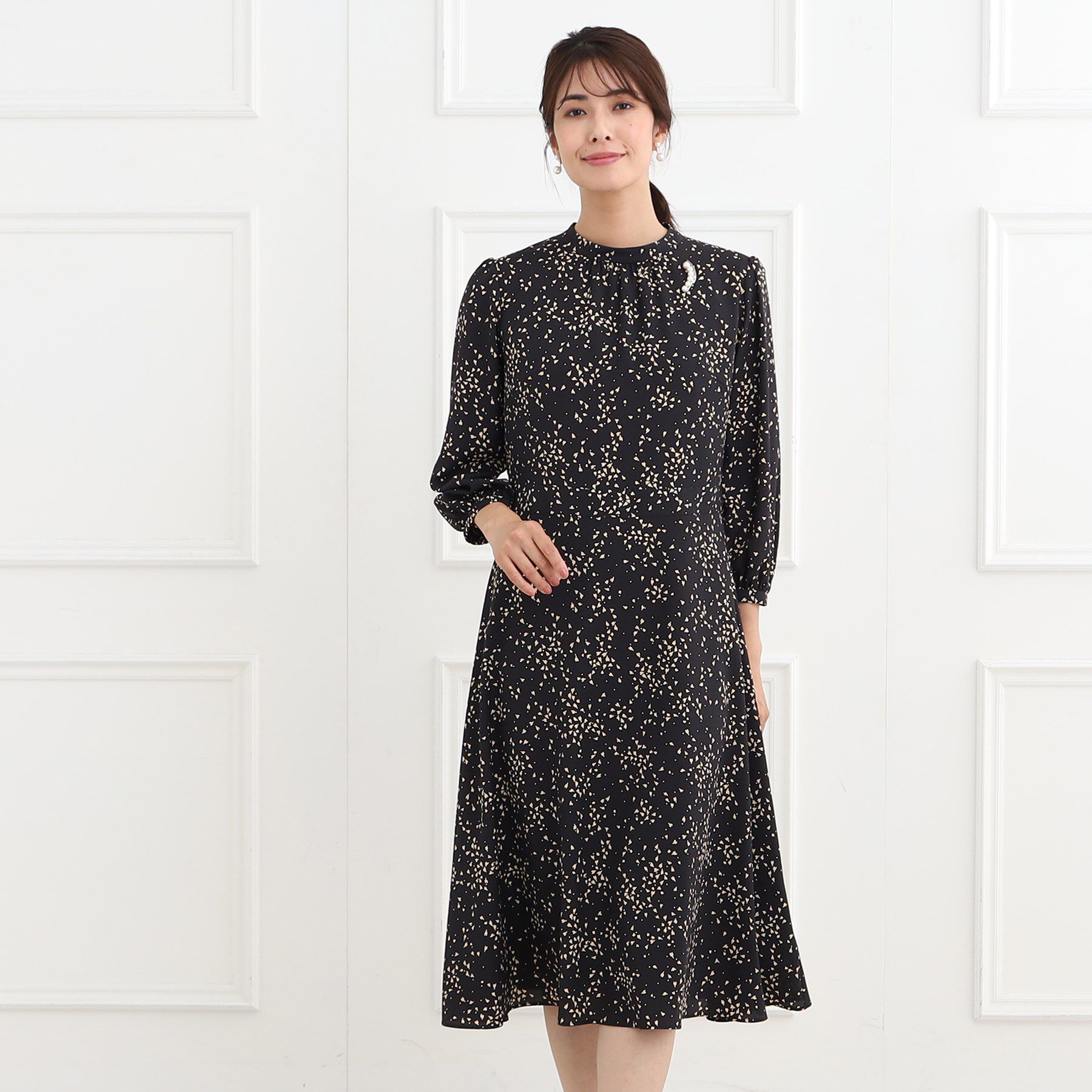 Reflect「【フォーマル/マシンウォッシュ可】フラワープリントワンピース」|ワンピース|ベージュ(152)