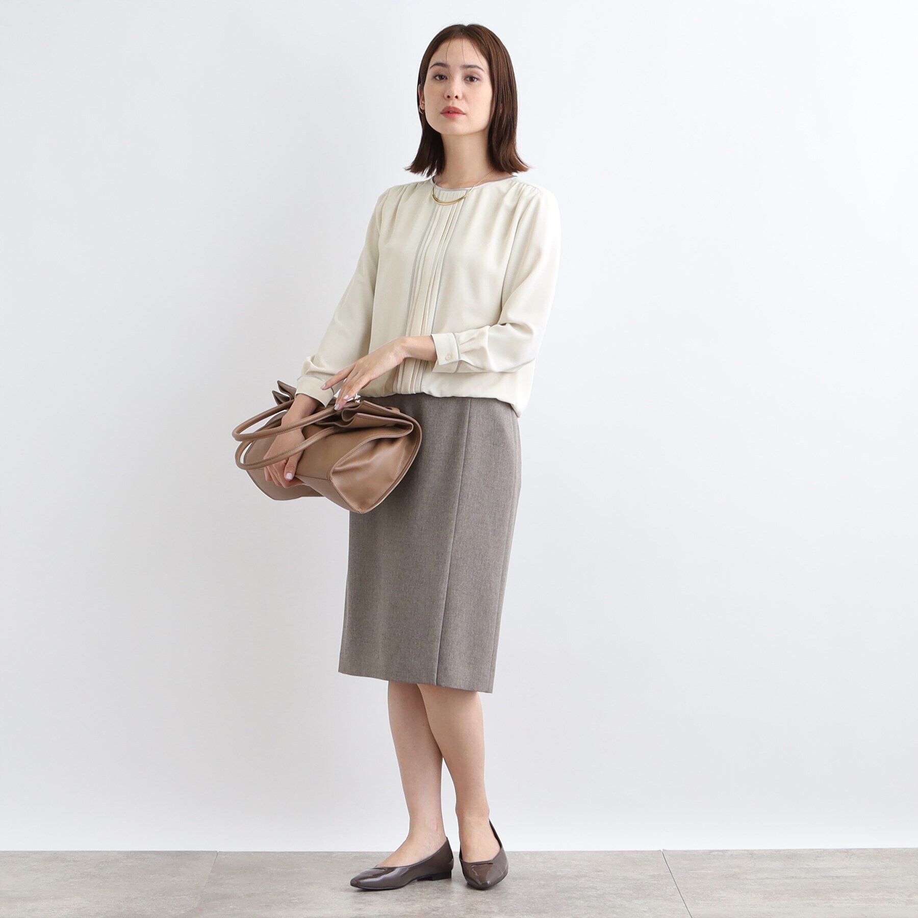 INDIVI「【洗える／UVケア】センタータックショート丈ブラウス」|シャツ・ブラウス|