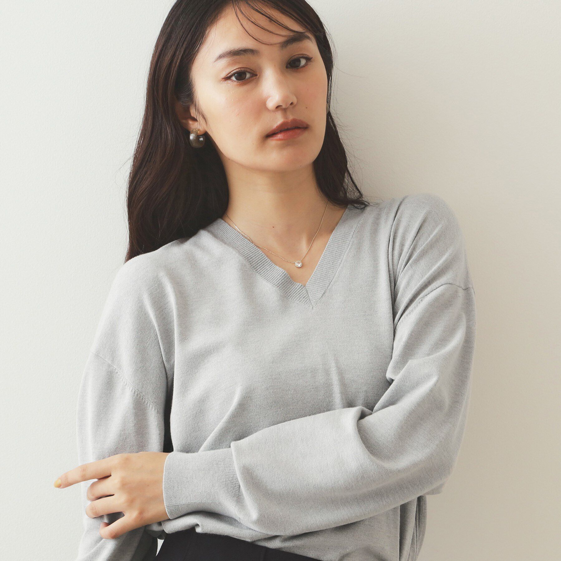 OPAQUE.CLIP「《S-LLsize》Vネックリラクシーニット【洗濯機洗い可/UVケア】」|ニット・セーター|グレー(012)