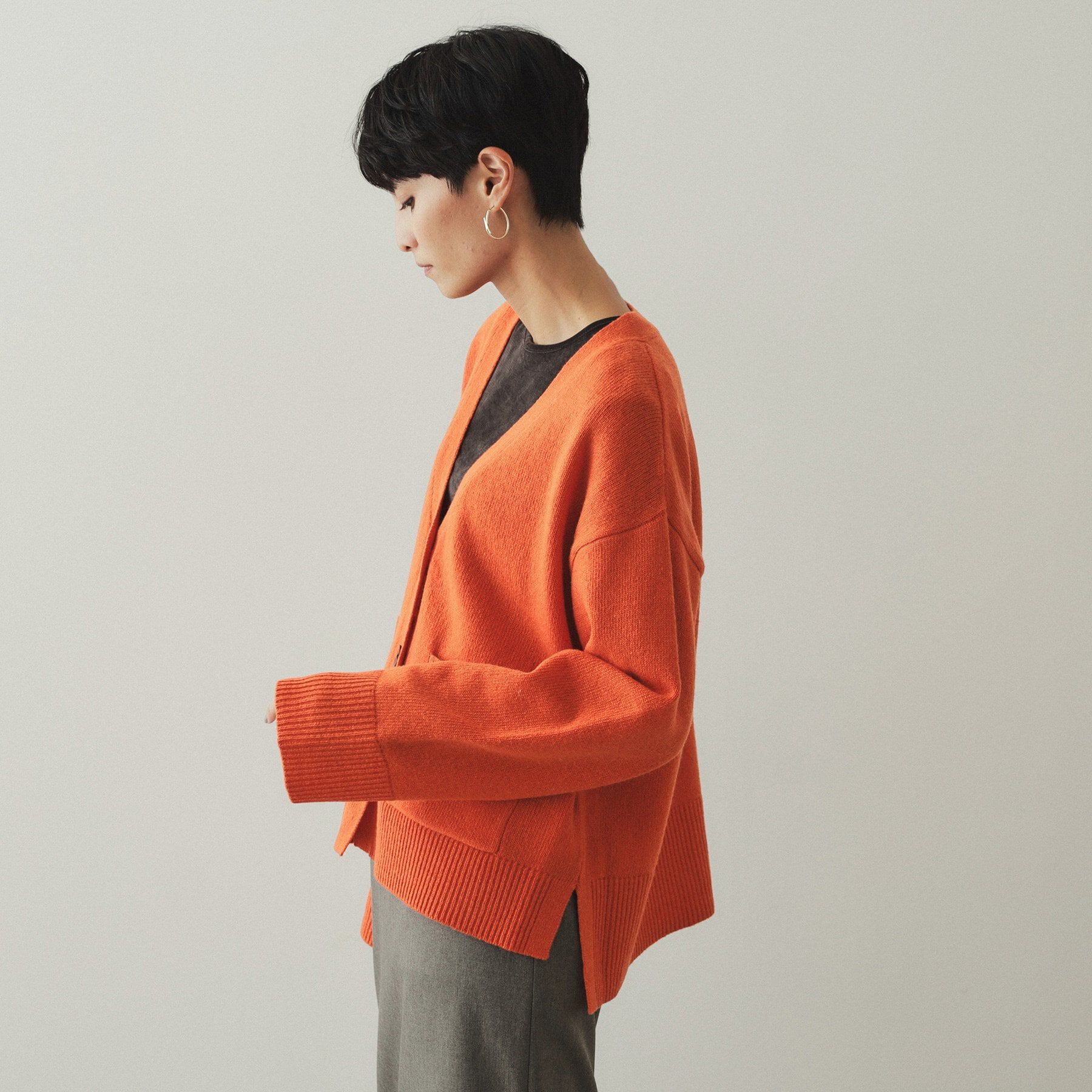 OPAQUE.CLIP「ミドルゲージVネックニットカーディガン／FILIVIVI・フィルビビ【洗える】」|カーディガン|