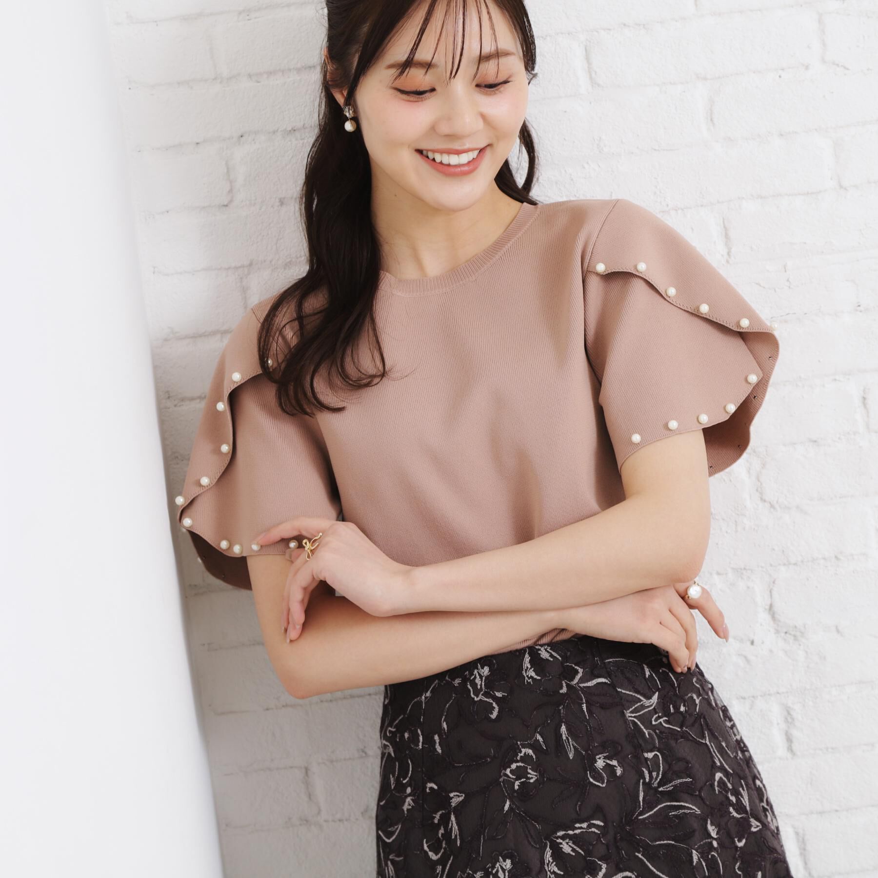 Couture broach「【一枚でキマる・華やか】パール調付チューリップ袖ニット」|ニット・セーター|ピンク(071)