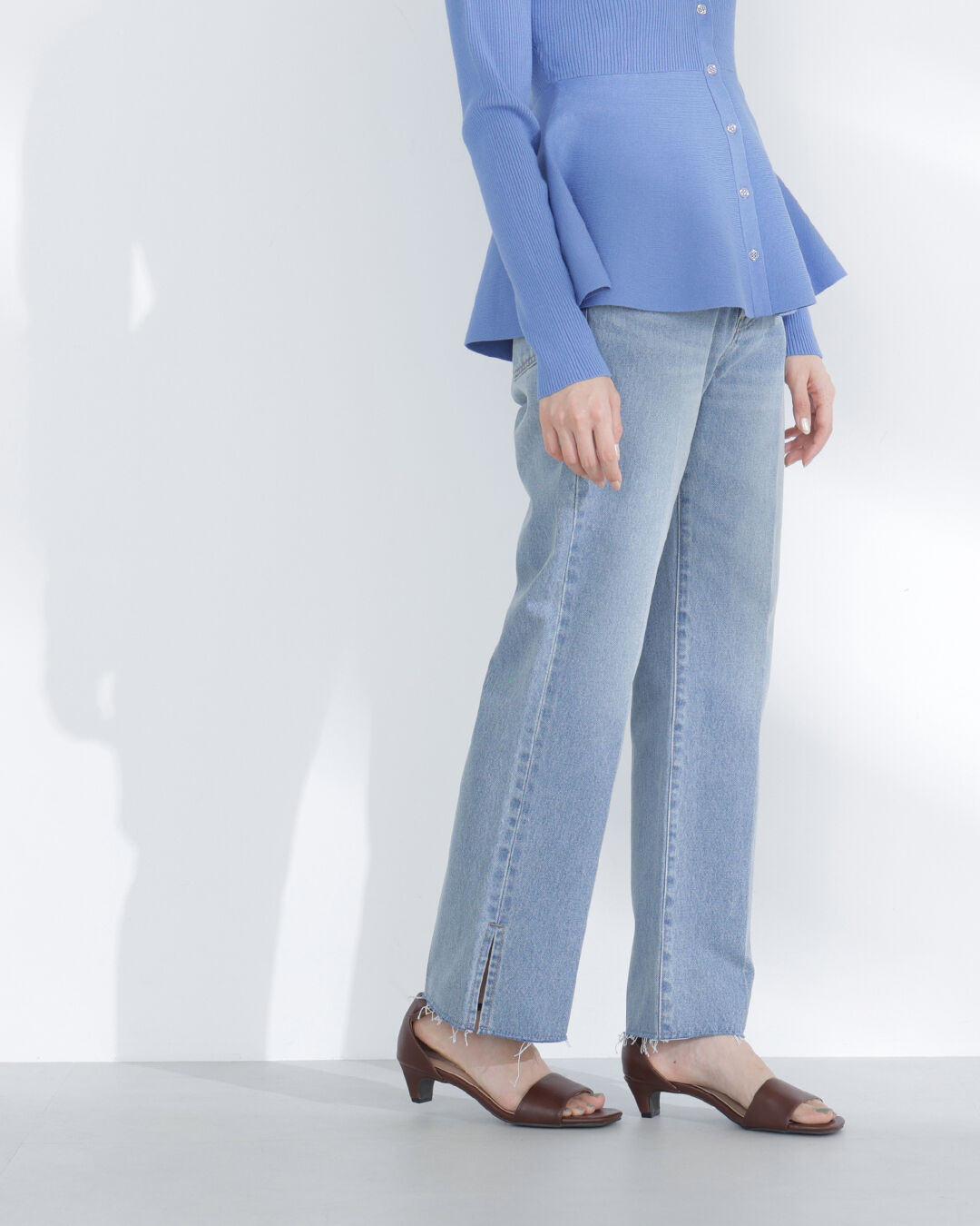  「サイドスリットストレートデニムパンツ」|その他|ブルー