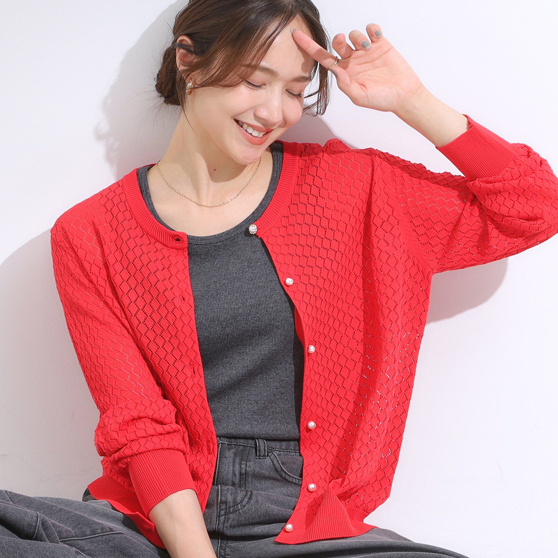 SHOO･LA･RUE「【S-LL】透かし編みが大人上品 マルチボタンニットカーディガン」|カーディガン|レッド(062)