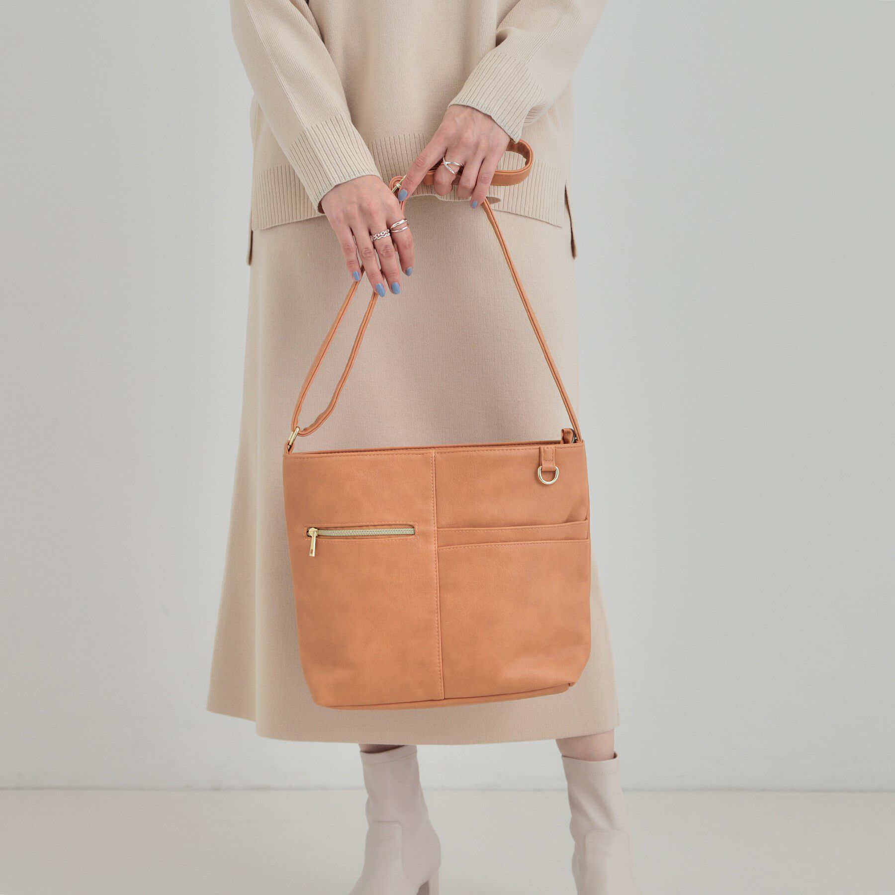 SHOO･LA･RUE「【8ポケット】フロント切り替えショルダーバッグ」|ショルダー・メッセンジャー|ピンク(072)