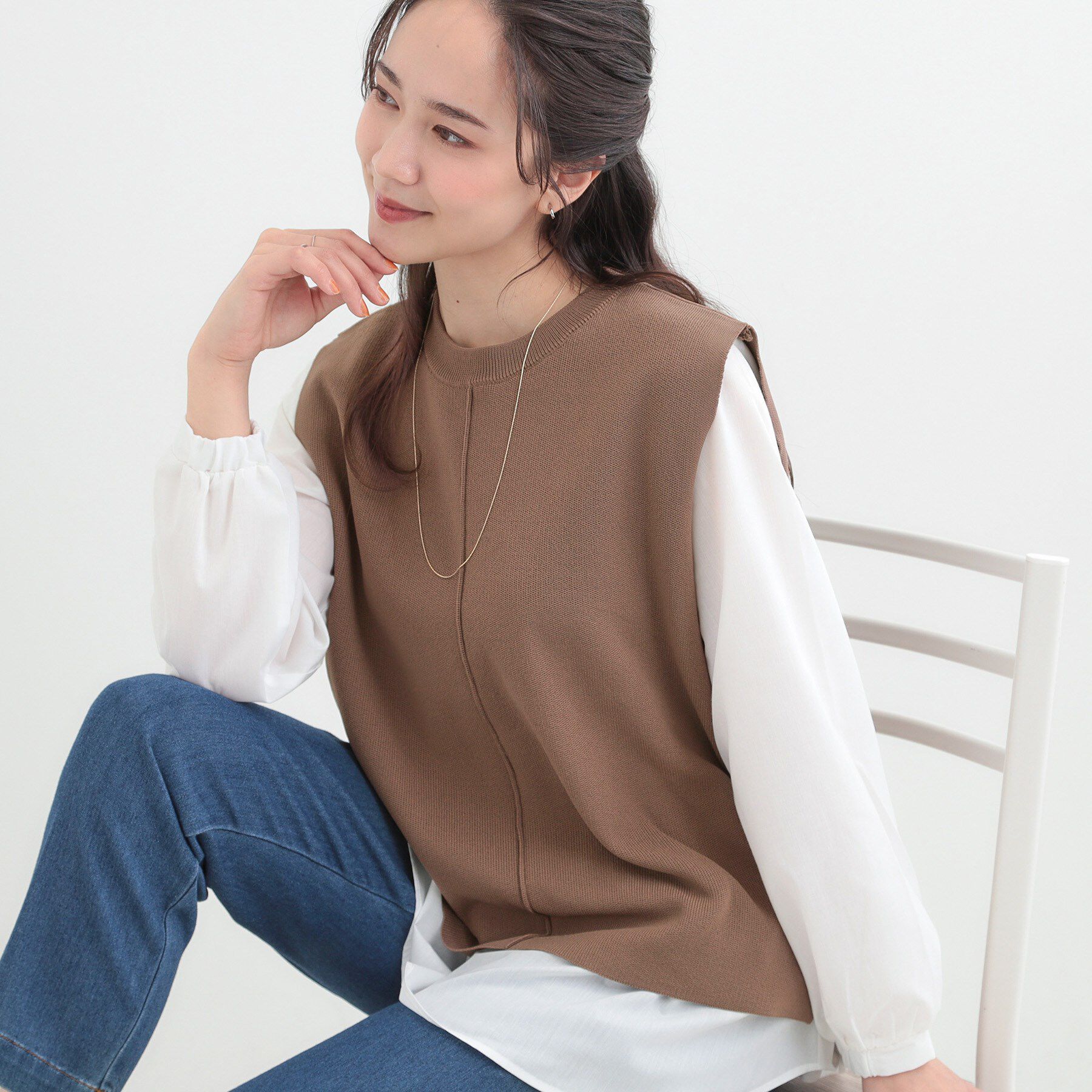 SHOO･LA･RUE「【2点セット/S-LL/洗濯機可】軽くてきれい見え ニットベスト＋ブラウス」|ニット・セーター|ブラウン(043)