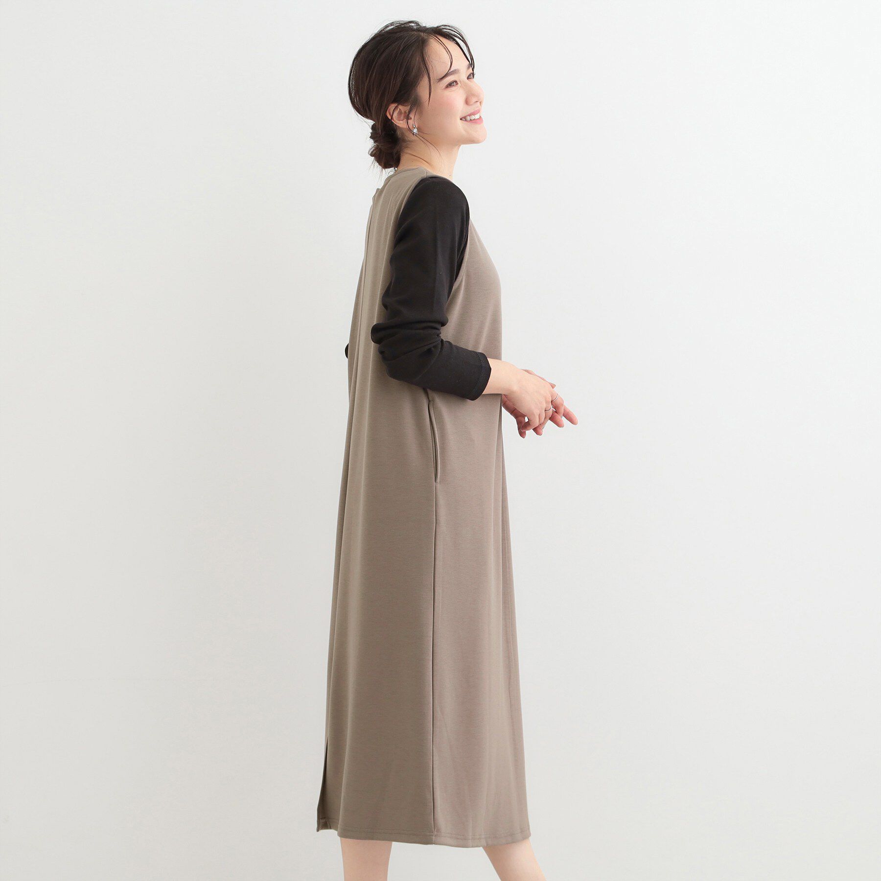 SHOO･LA･RUE「なめらかダンボールハーフジップ Vネックジャンパースカート」|ワンピース|