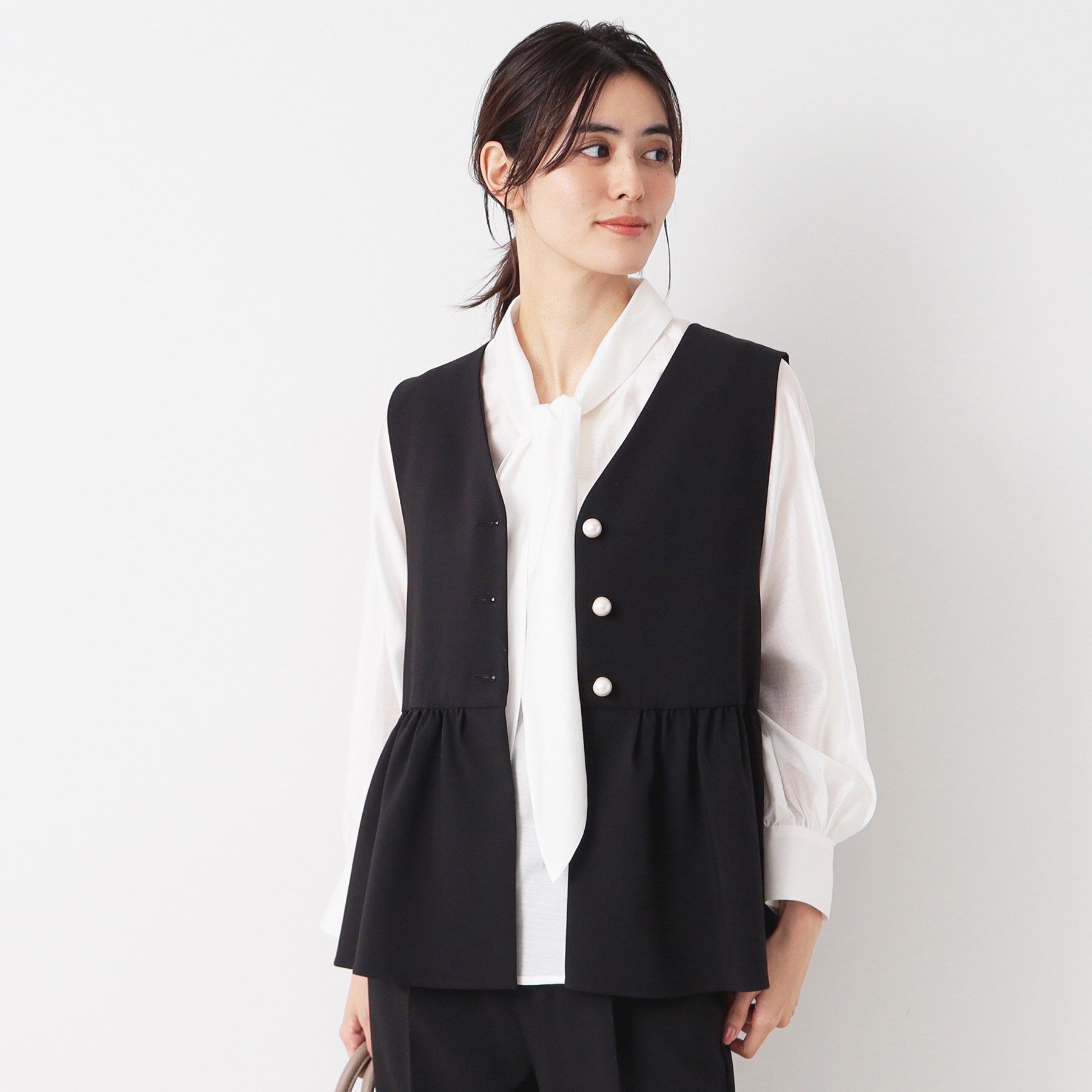 Dessin「【入卒/セレモニー/セットアップ可能/洗える】パール調ボタン付きペプラムジレ」|ベスト・ジレ|