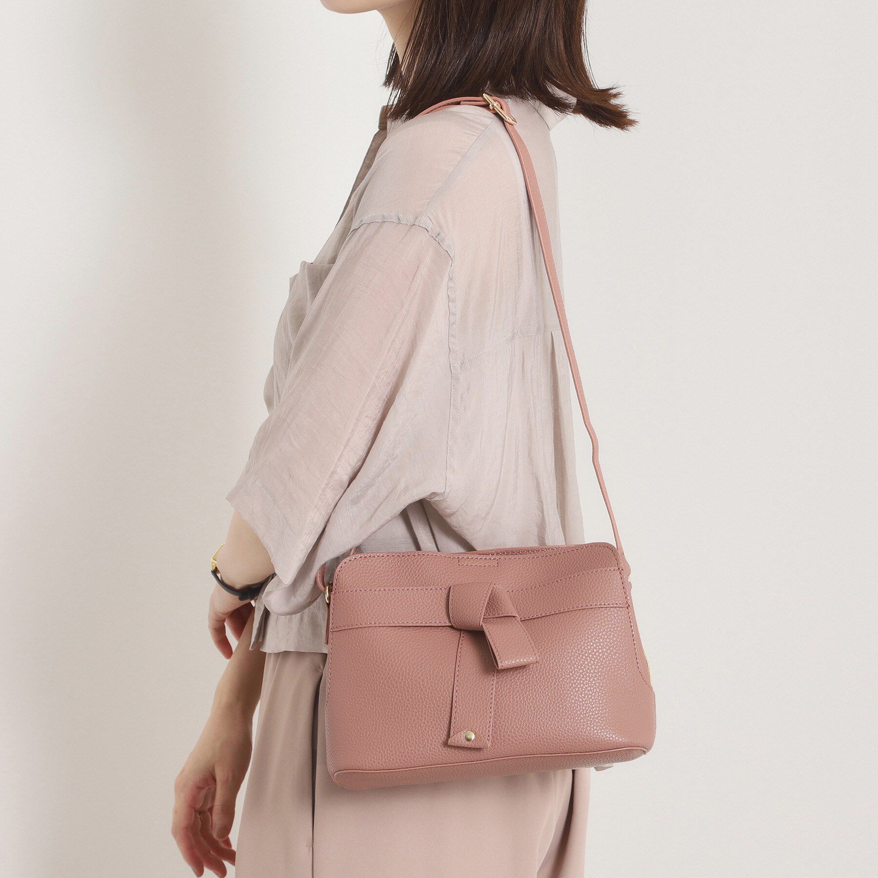 ITS&rsquo;DEMO「＜かるバッグ＞ミニショルダー」|ショルダー・メッセンジャー|ピンク(072)