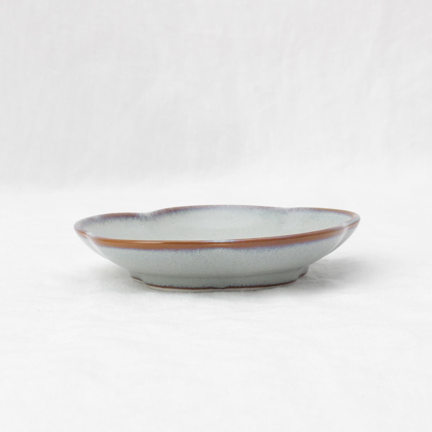 212 KITCHEN STORE「ケイプ 梅形小皿 ライトグレー」|食器・キッチングッズ|
