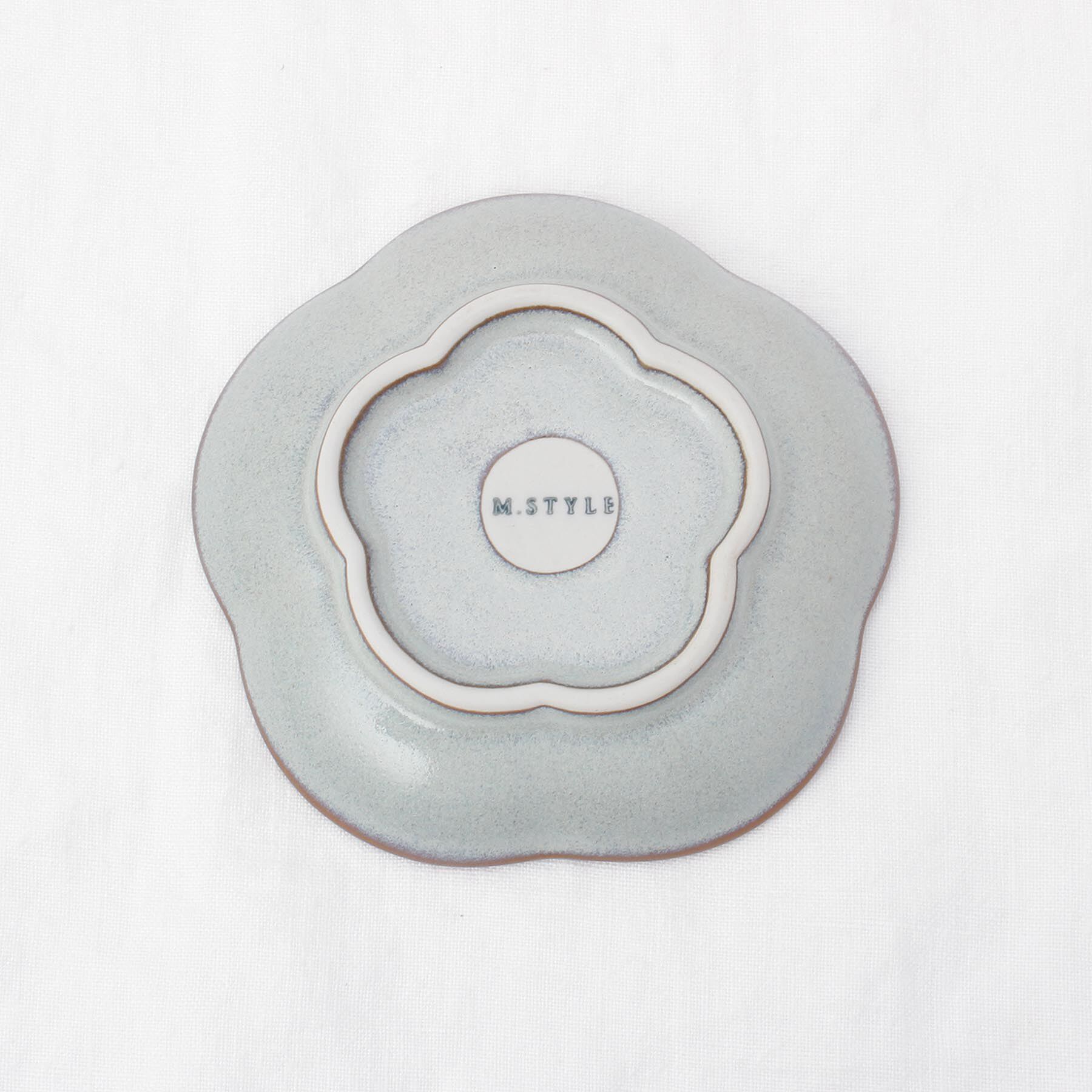 212 KITCHEN STORE「ケイプ 梅形小皿 ライトグレー」|食器・キッチングッズ|