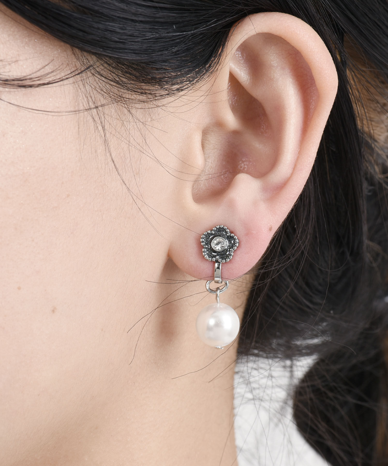 MARY QUANT「ラメエポビジューデイジー イヤリング」|イヤリング|