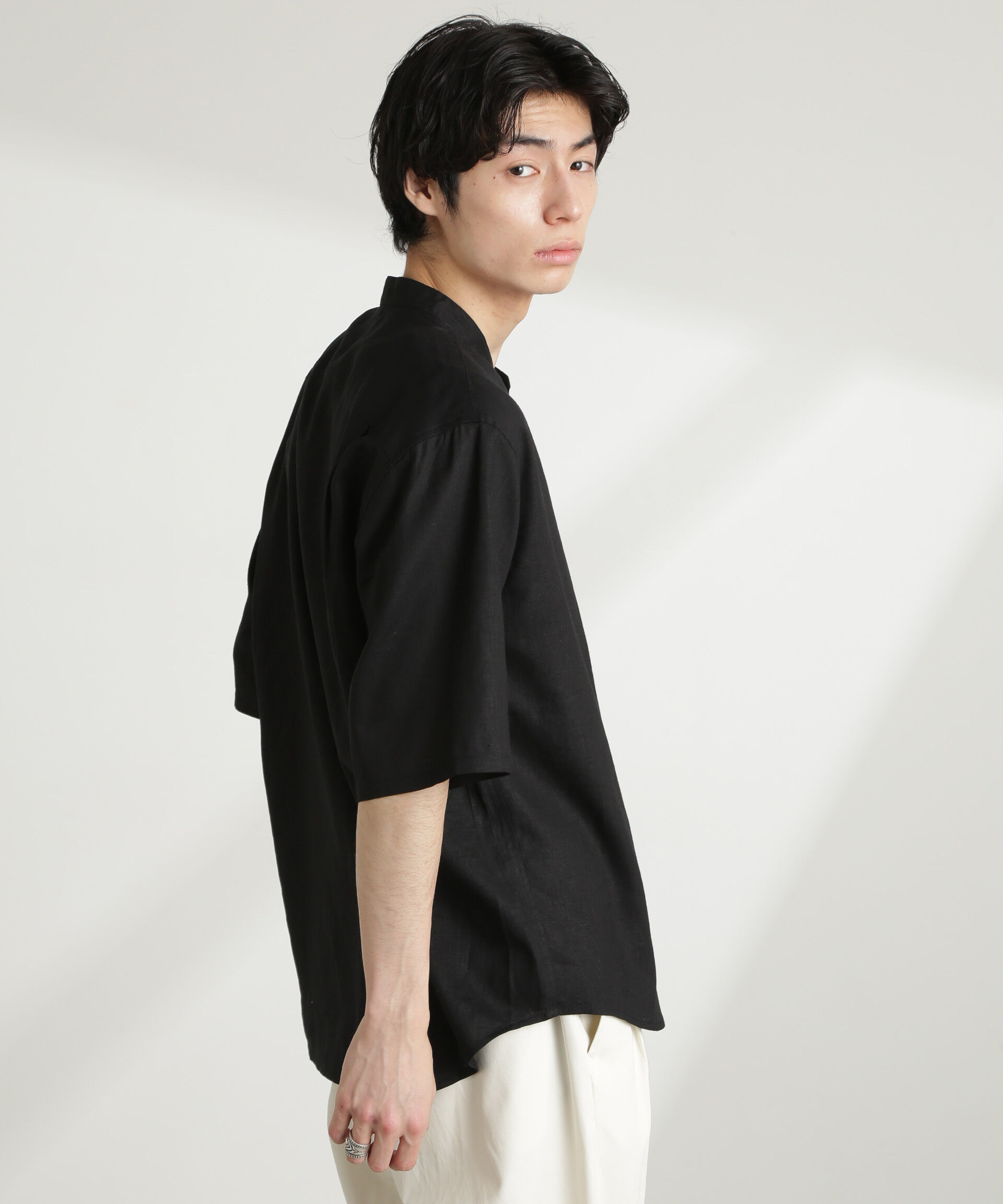 nano･universe「アンチスメルリネン バンドカラーシャツ 半袖」|シャツ・ブラウス|